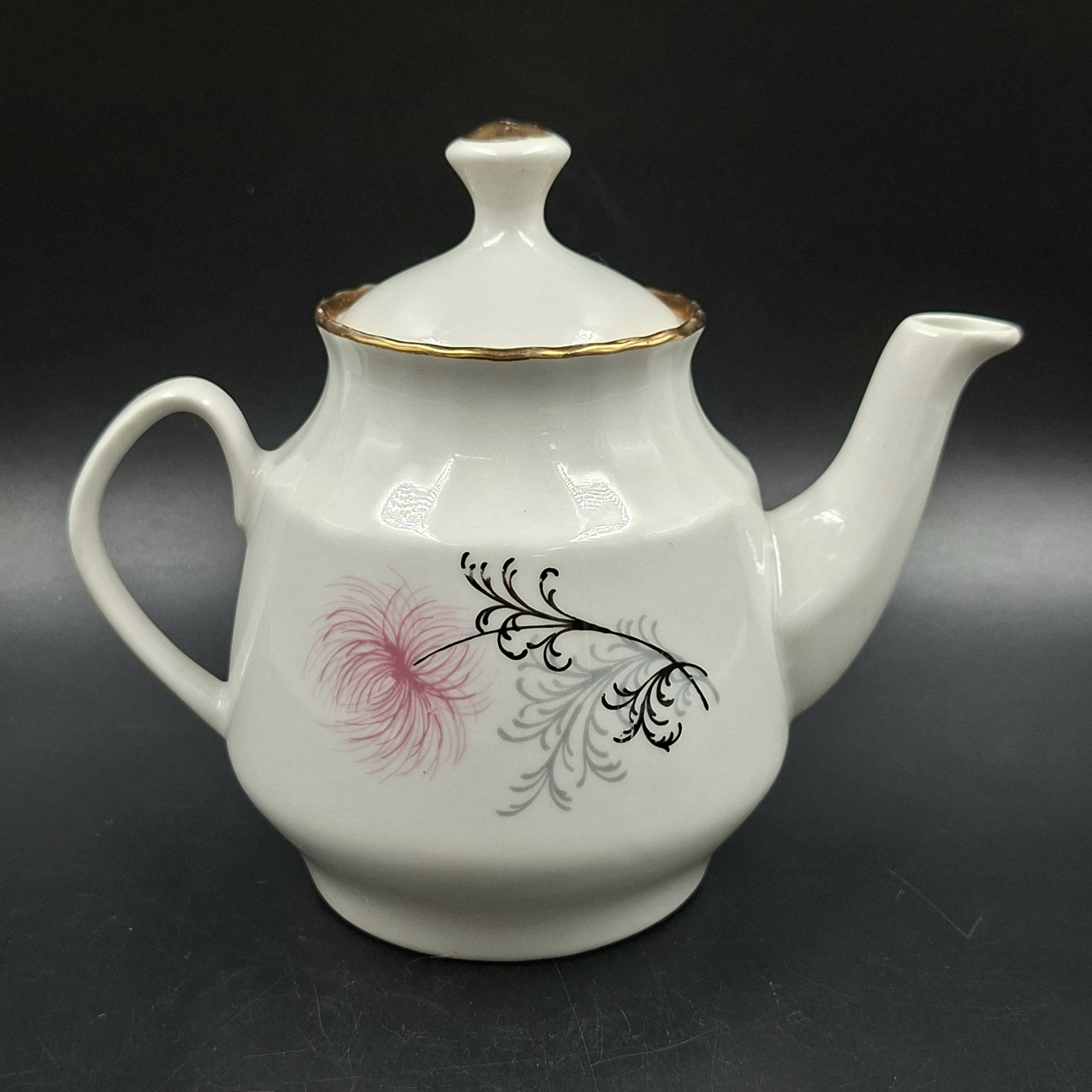 Чайник заварочный с цветочным декором, фарфор, деколь, золочение, Рижский фарфорово-фаянсовый завод, СССР, 1960-1980 гг.
