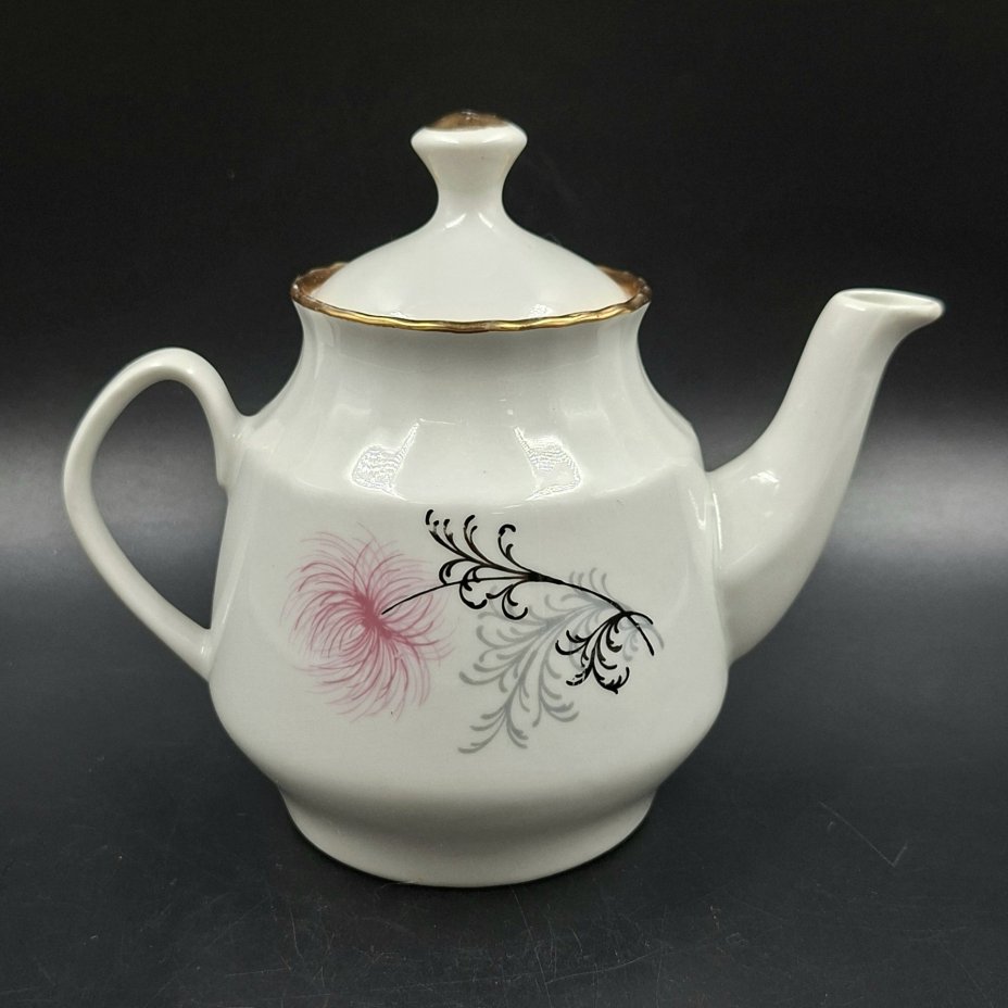 Чайник заварочный с цветочным декором, фарфор, деколь, золочение, Рижский фарфорово-фаянсовый завод, СССР, 1960-1980 гг.