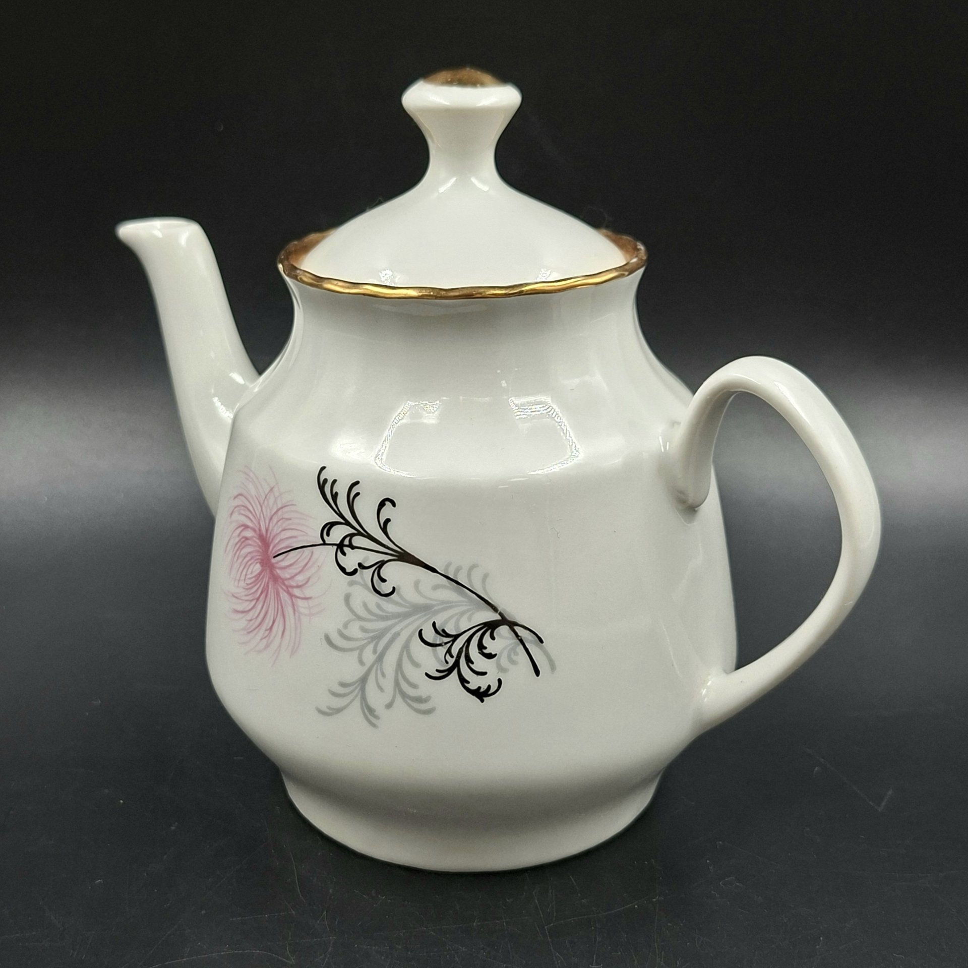 Чайник заварочный с цветочным декором, фарфор, деколь, золочение, Рижский фарфорово-фаянсовый завод, СССР, 1960-1980 гг.