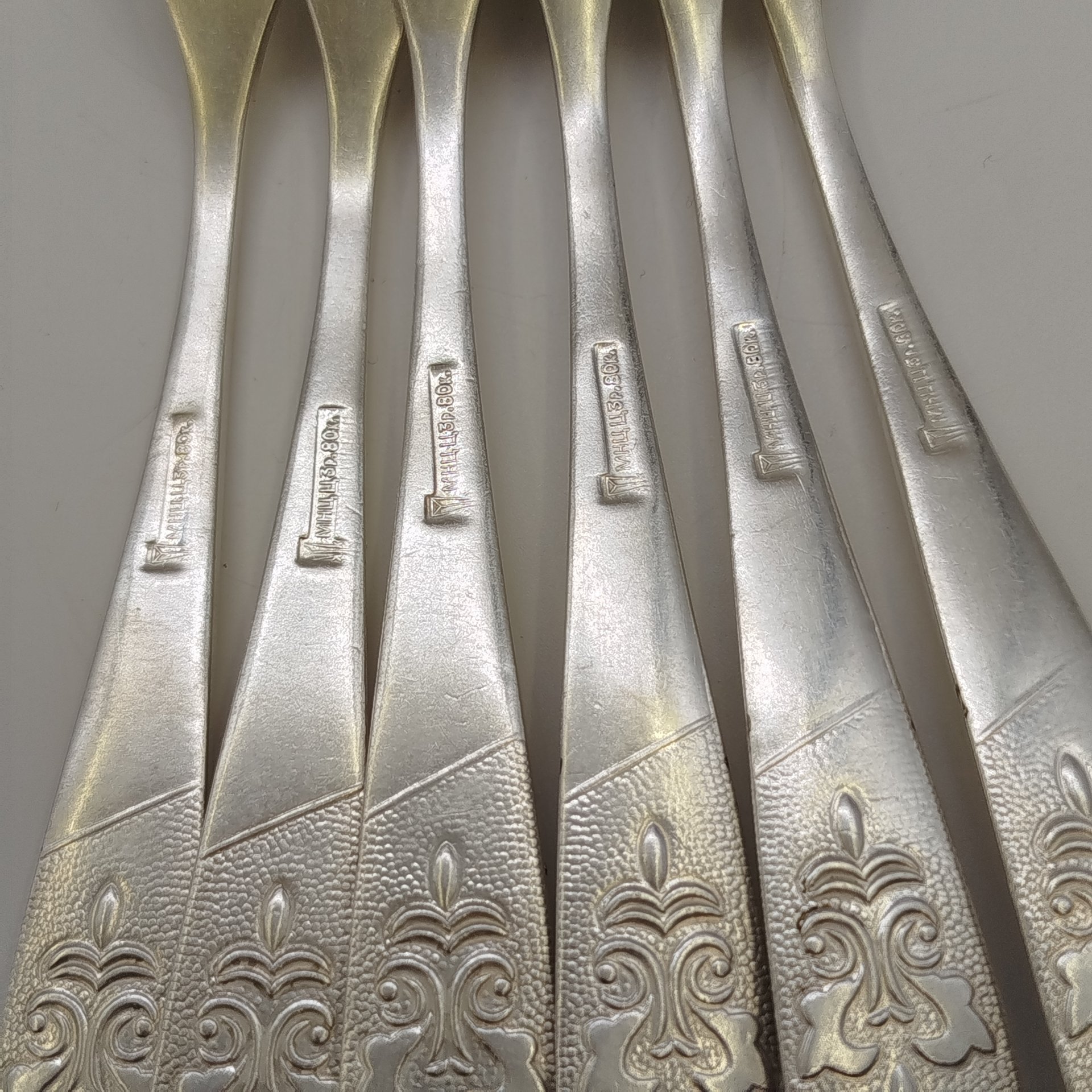 Набор из 6 столовых вилок украшенных растительным, мНЦ (медь-никель-цинк), Завод «Кристалл», г. Орджоникидзе, СССР, 1970-1990 гг.