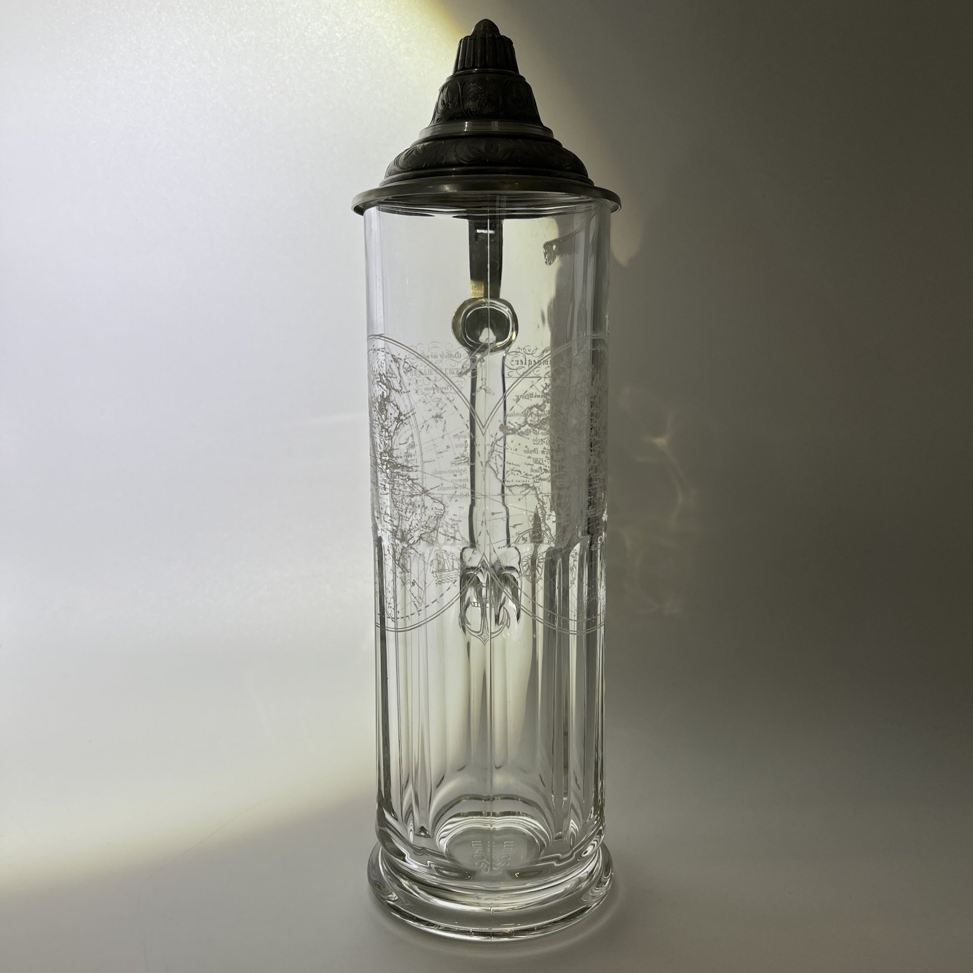 Кружка пивная с крышкой "Карта мира"