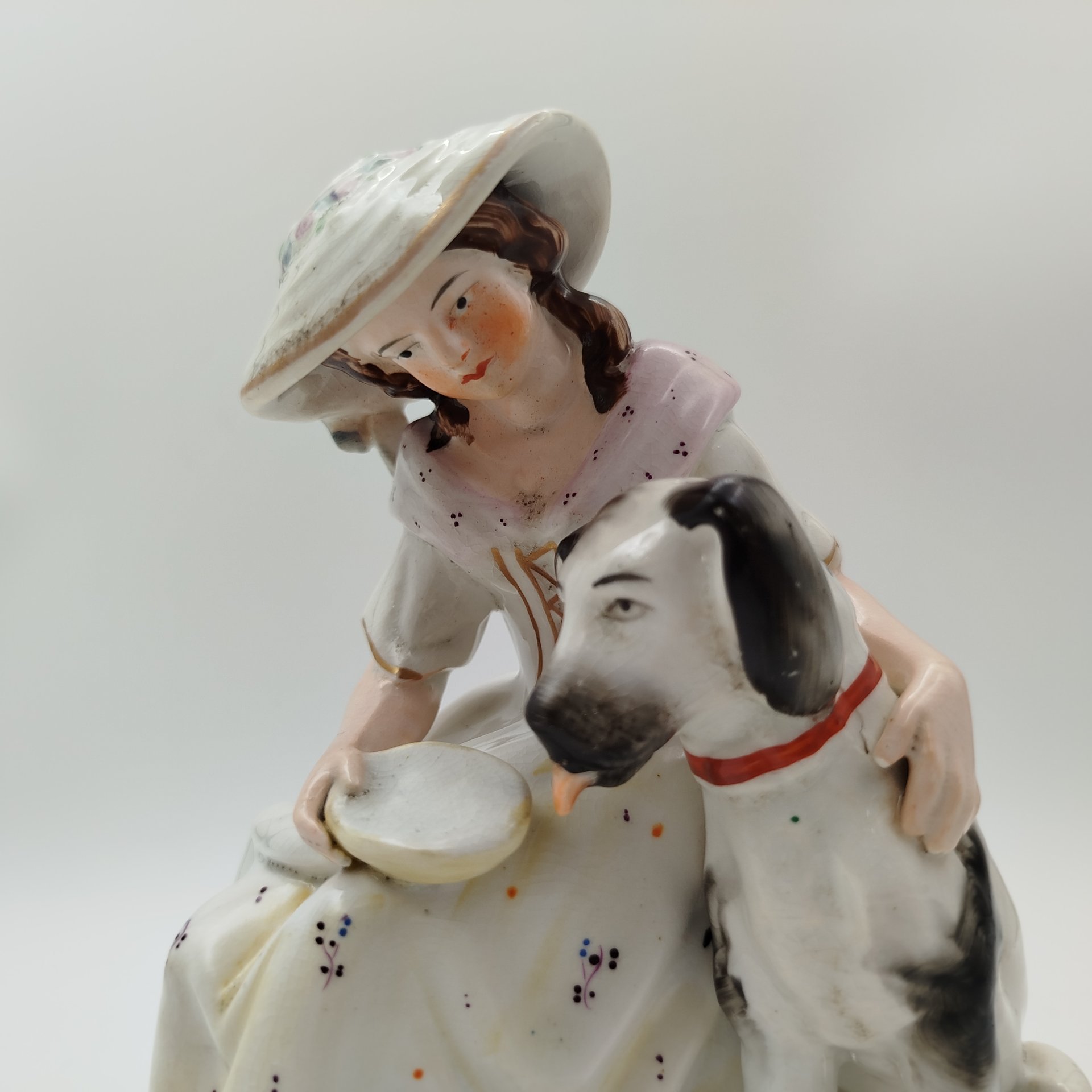 Статуэтка "Девушка с собакой", фарфор, роспись, Китай, 1970-2000 гг., Китай