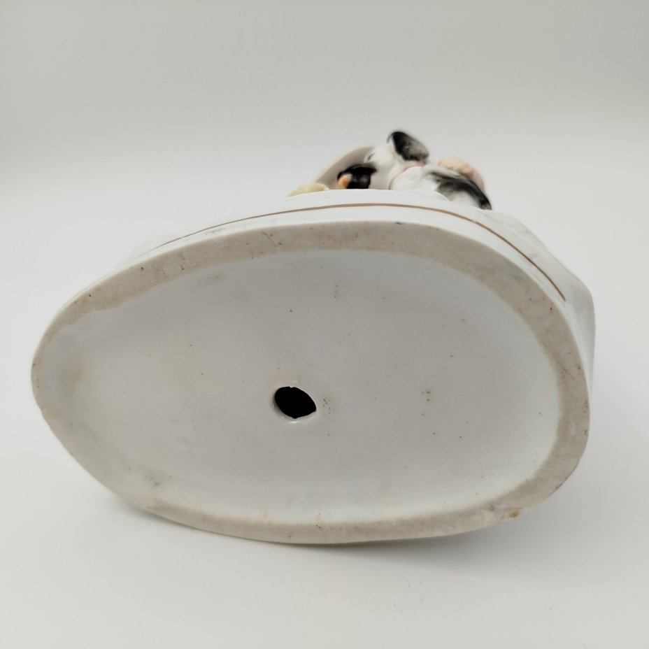 Статуэтка "Девушка с собакой", фарфор, роспись, Китай, 1970-2000 гг., Китай