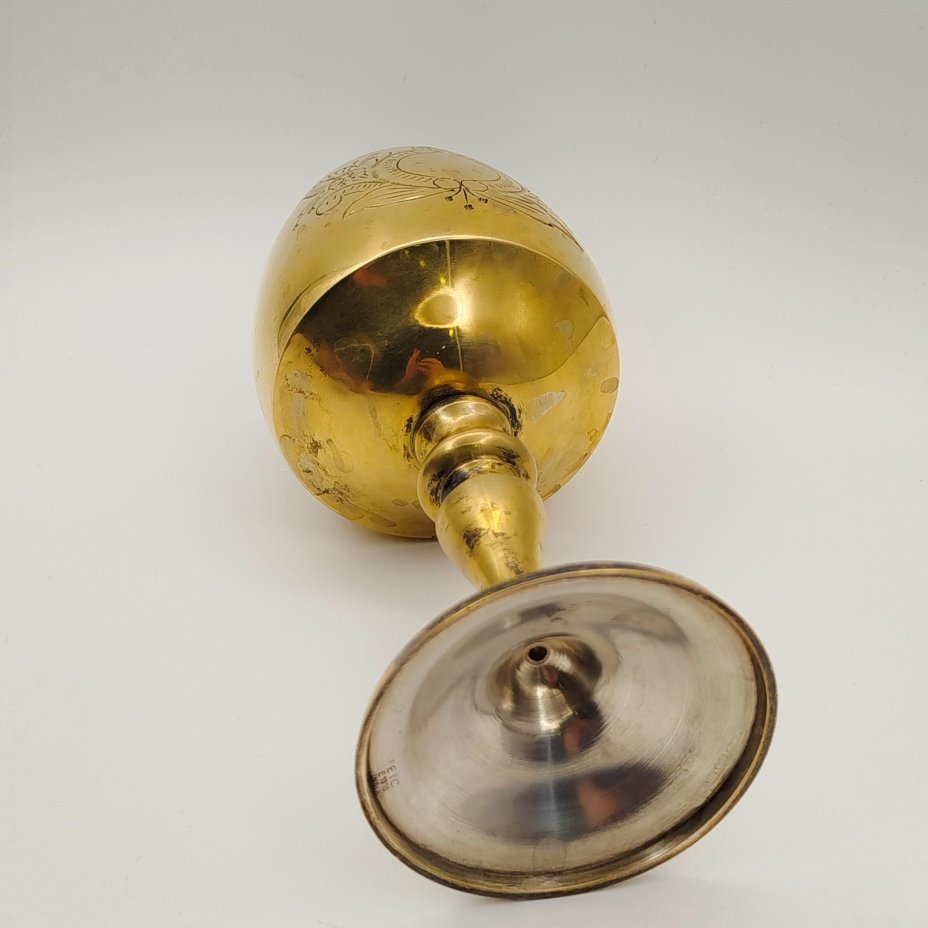 Кубок (бокал) декоративный с растительным декором в восточном стиле