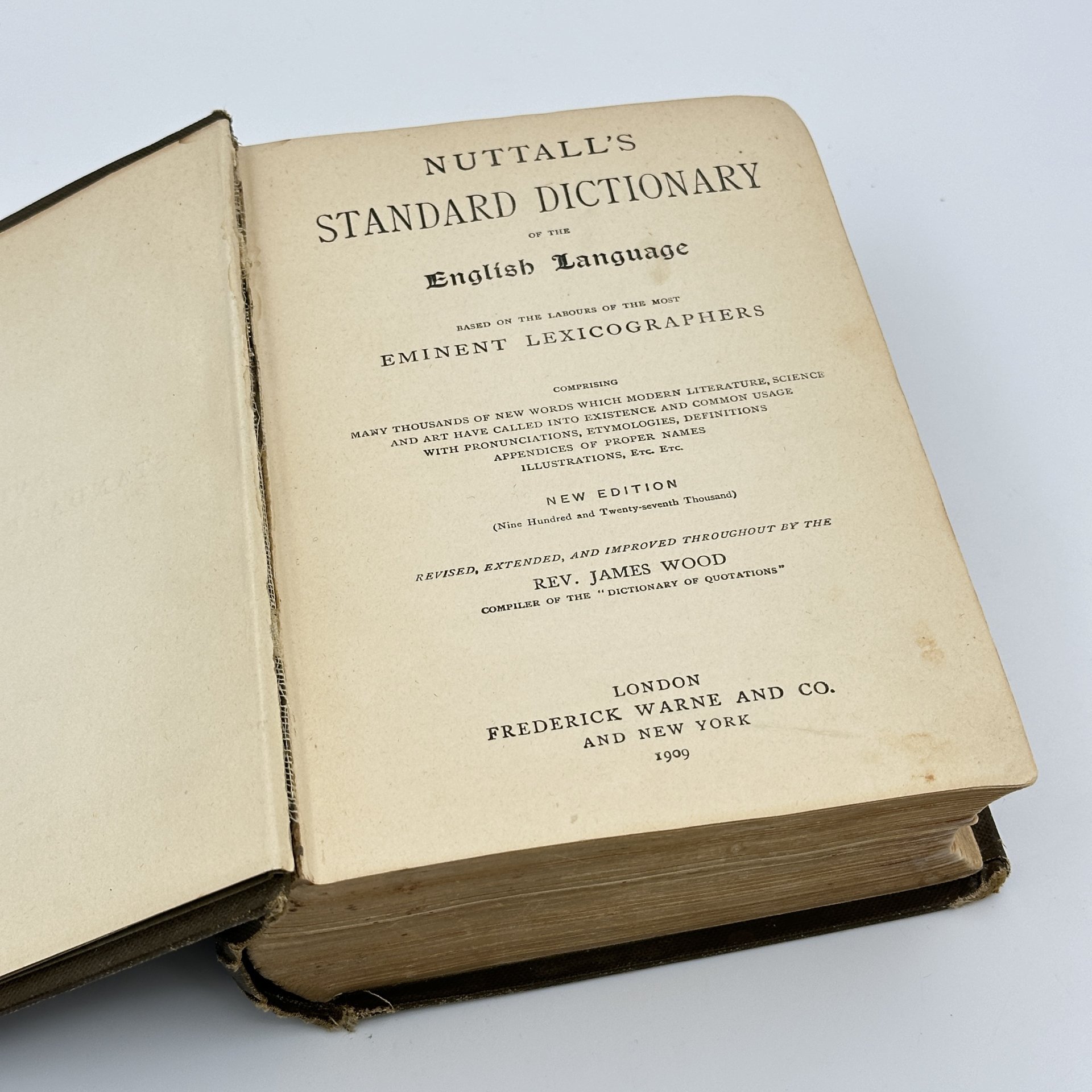 Книга "Nuttall's standard dictionary of the English language"