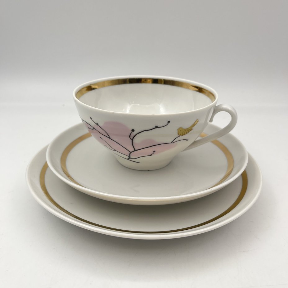 Чайное трио "Птички на закате", автор росписи (предп.) Н.П. Славина , форма "Эллипс", автор В.Л. Семенов, фарфор, фарфор, роспись, золочение, цировка, Ленинградский фарфоровый завод (ЛФЗ), СССР, 1950-1960 гг.
