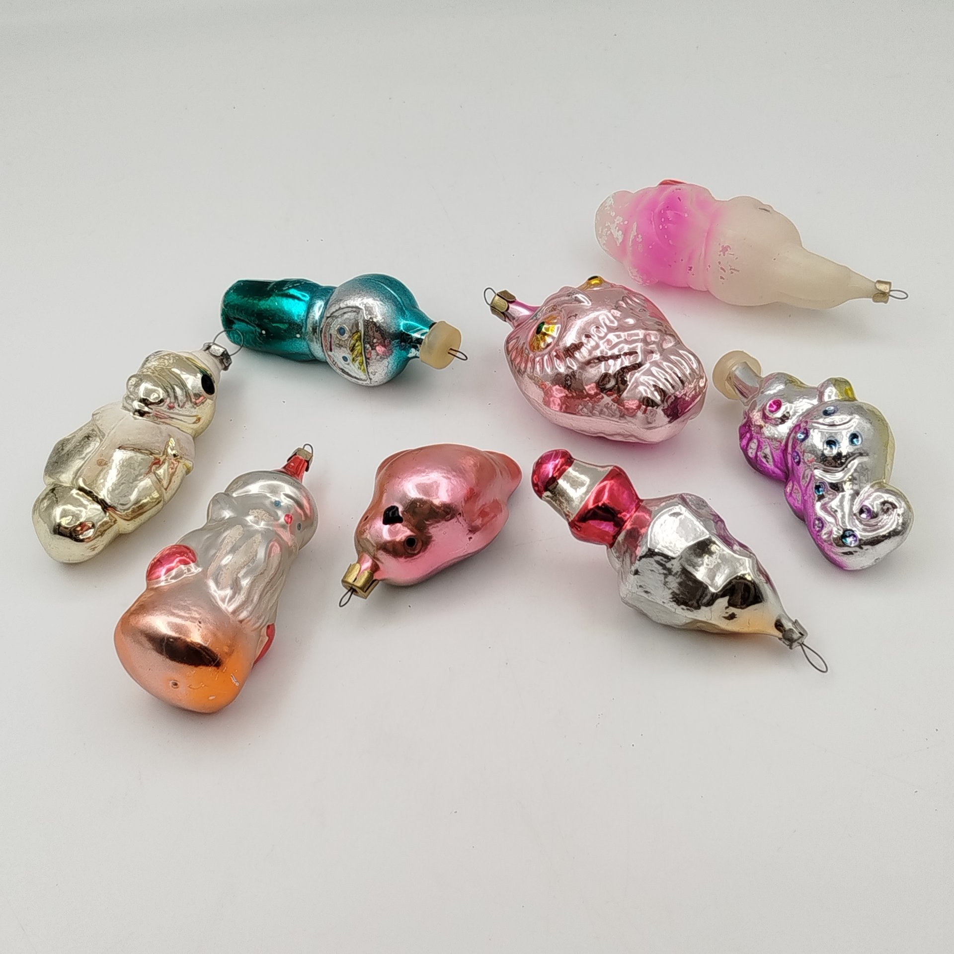 Набор из 8-ми ёлочных игрушек разной формы и размера