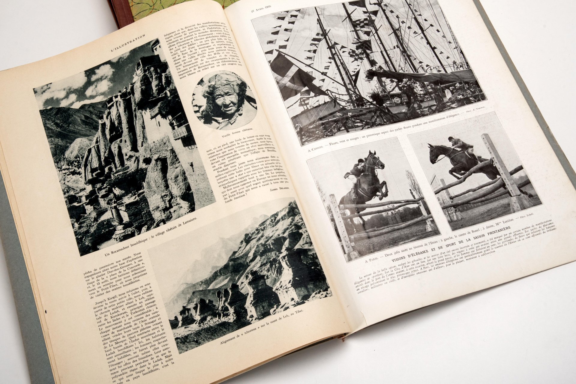 Набор из десяти журналов «L’Illustration» («Иллюстрация») с переплётами