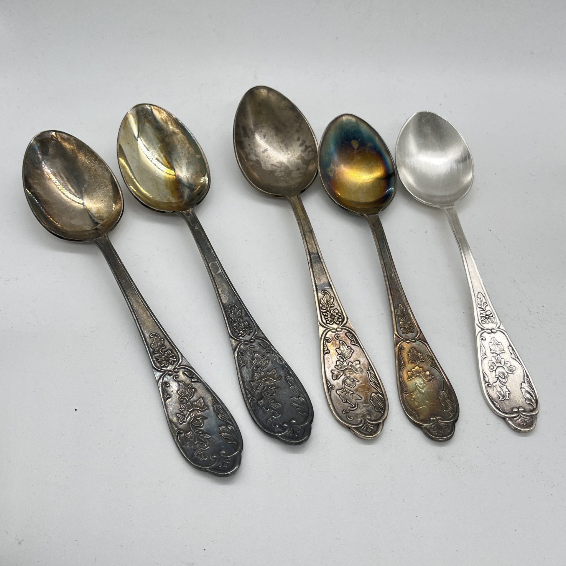 Набор из 3 столовых и 2 десертных ложек, мельхиор (медь-никель), СССР, 1970 г.