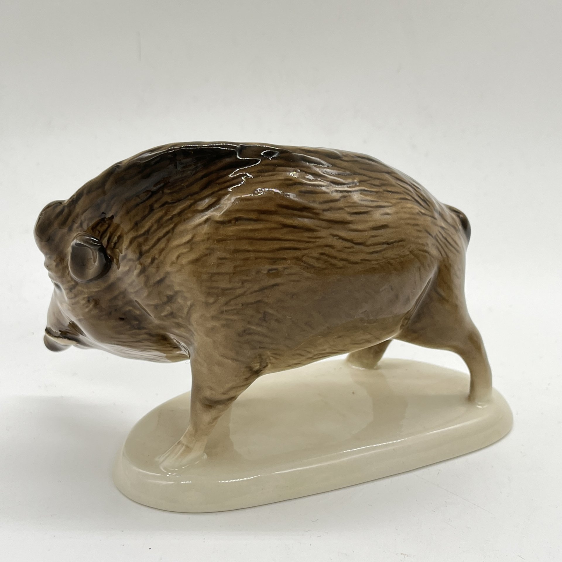 Статуэтка "Кабан", фарфор, Астраханский фарфоровый завод «Сциталис», Российская Федерация, 1991-2010 гг.