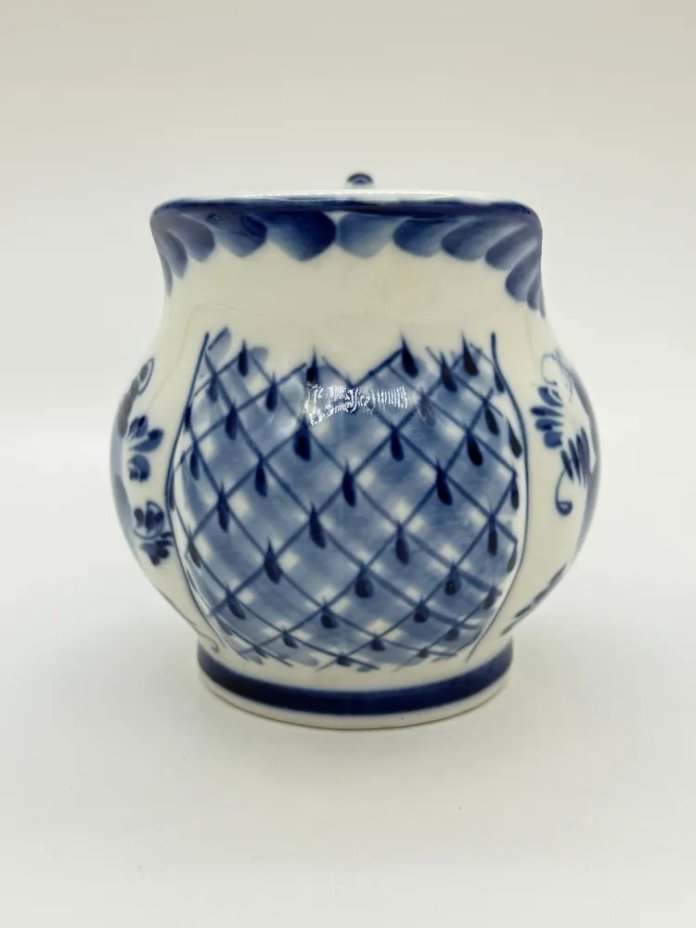 Сливочник с флоральным декором, Гжель