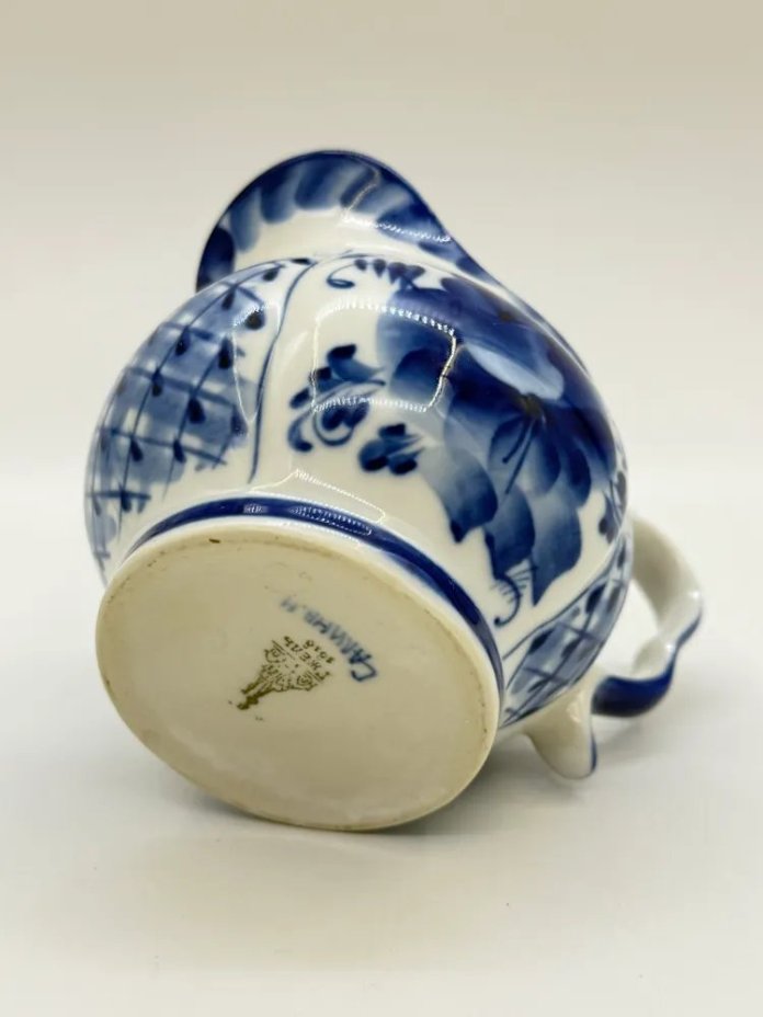 Сливочник с флоральным декором, Гжель