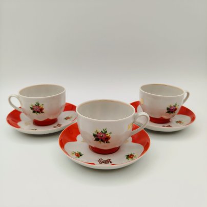 Набор кофейных пар на три персоны с цветочным декором