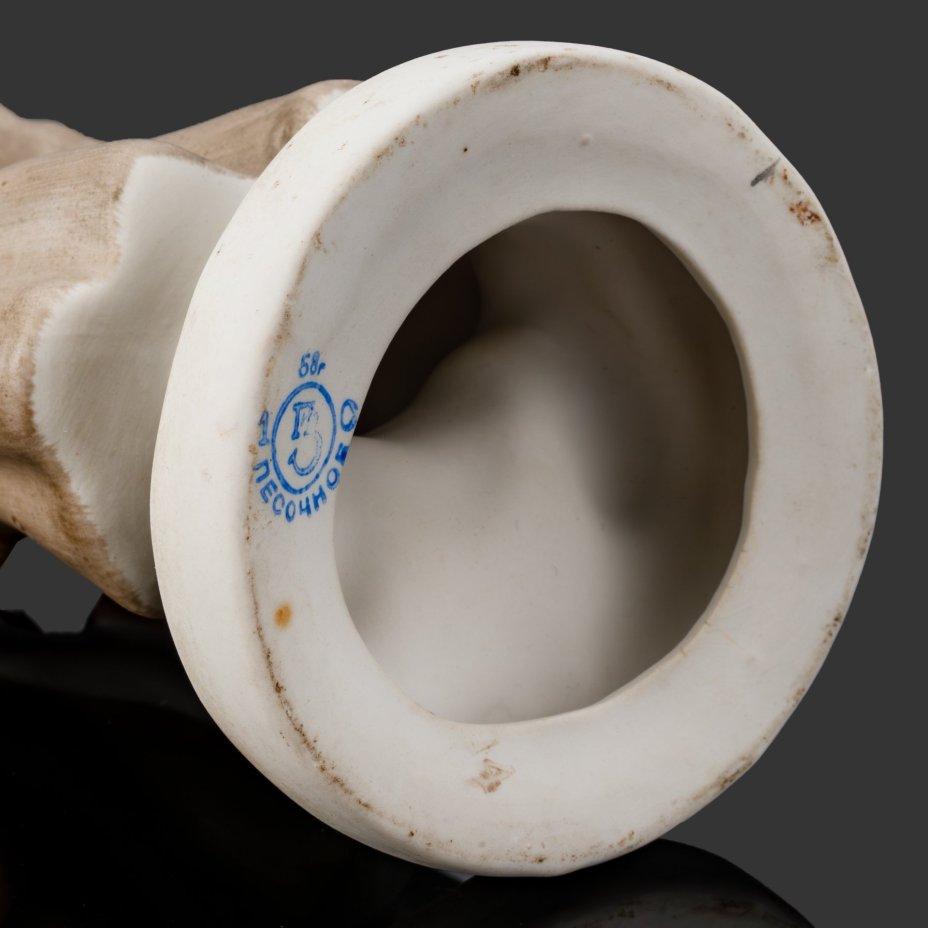 Статуэтка «Мужичок с ноготок», скульптор В.А. Маслов, бисквит, роспись, Первомайский фарфоровый завод (Песочное), СССР, 1958 г.