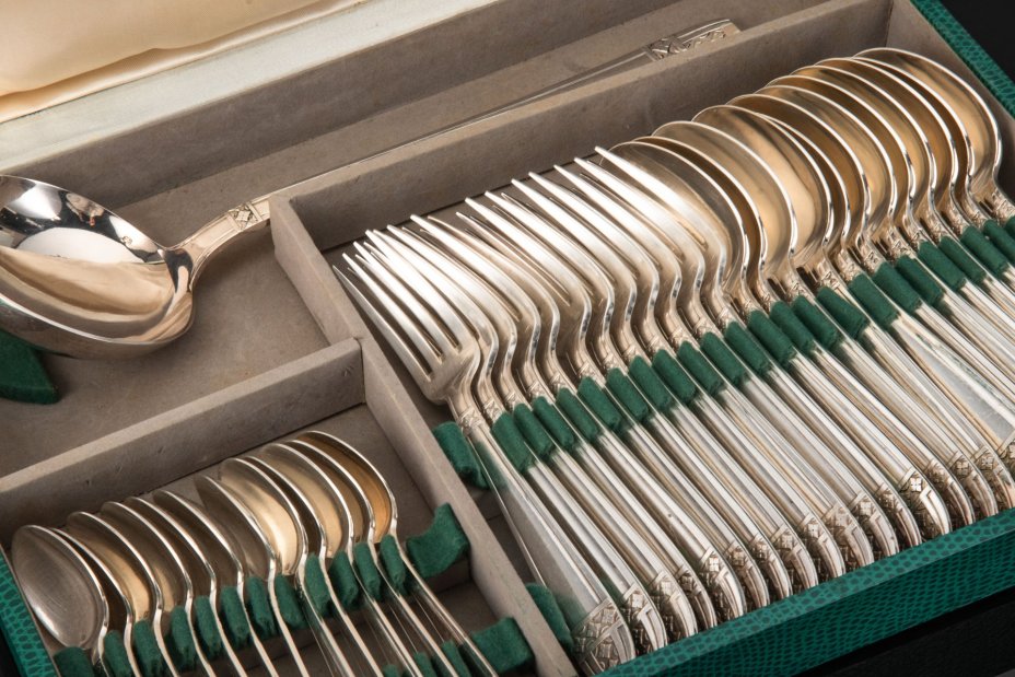 Набор столовых приборов на 12 персон (37 предметов)