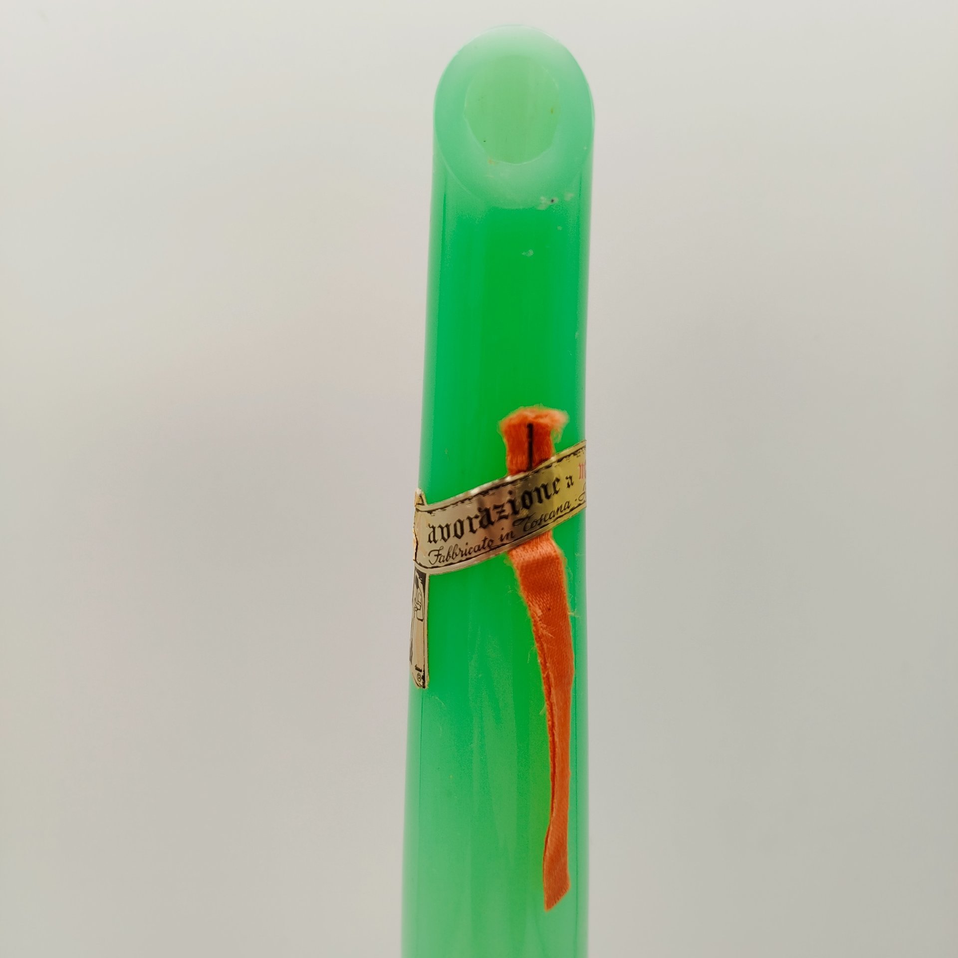 Ваза для одного цветка светло-зеленого оттенка, стекло, Муранское