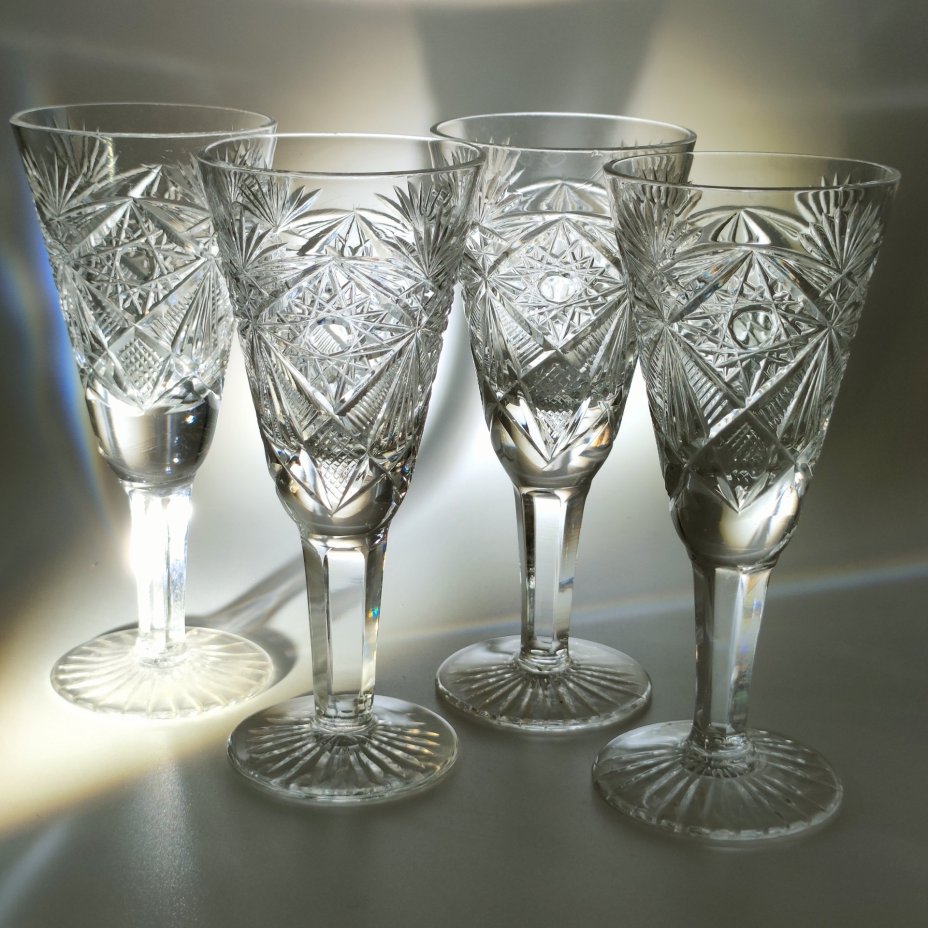 Набор из 4-х рюмок с резным геометрическим декором, хрусталь, алмазная грань, СССР, 1970-1990 гг.