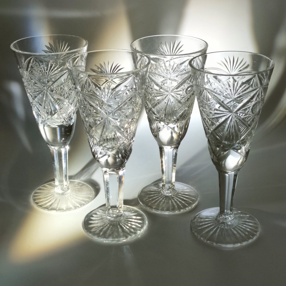 Набор из 4-х рюмок с резным геометрическим декором, хрусталь, алмазная грань, СССР, 1970-1990 гг.