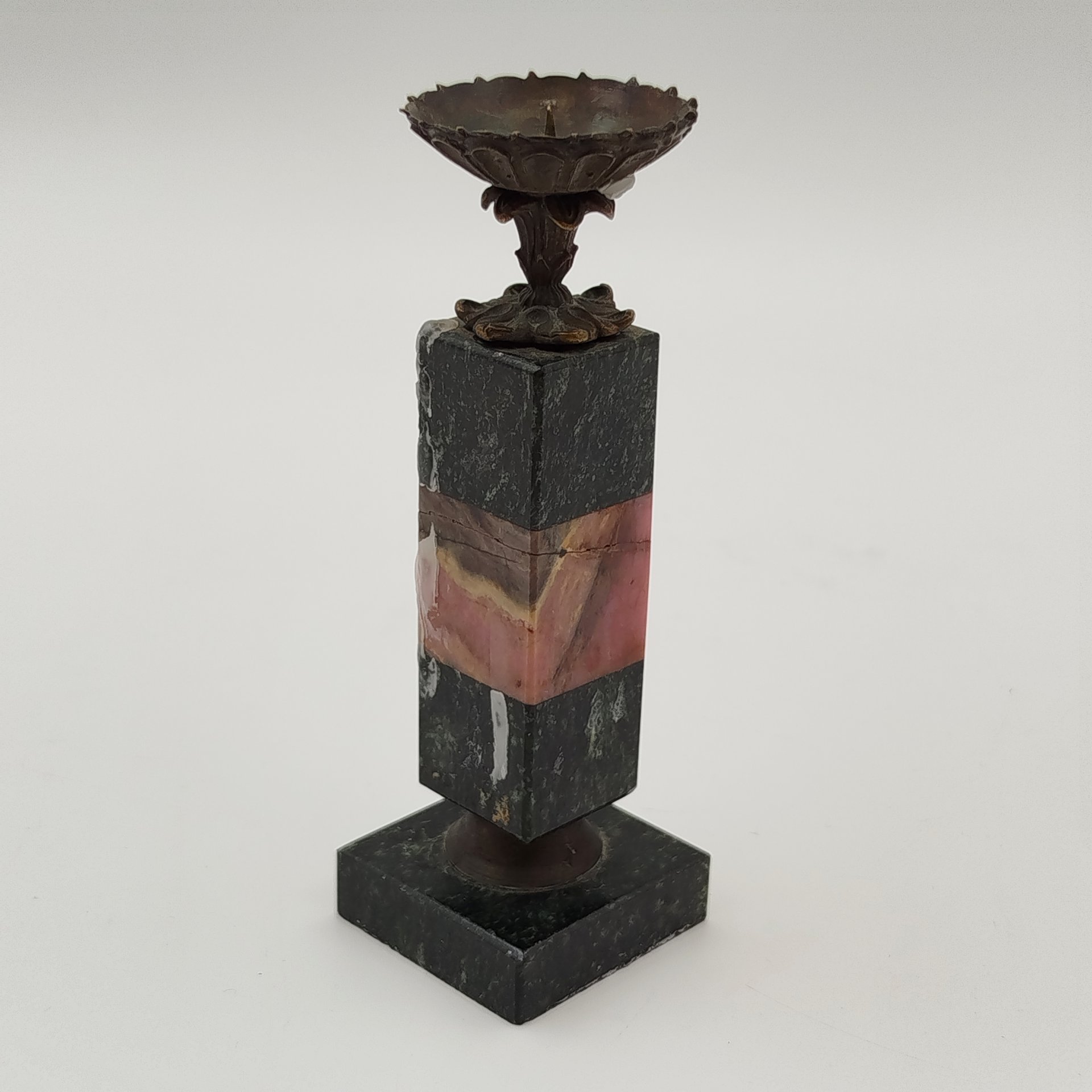 Подсвечник на одну свечу, натуральный камень (змеевик, родонит), металл, Россия, 1991-2010 гг.