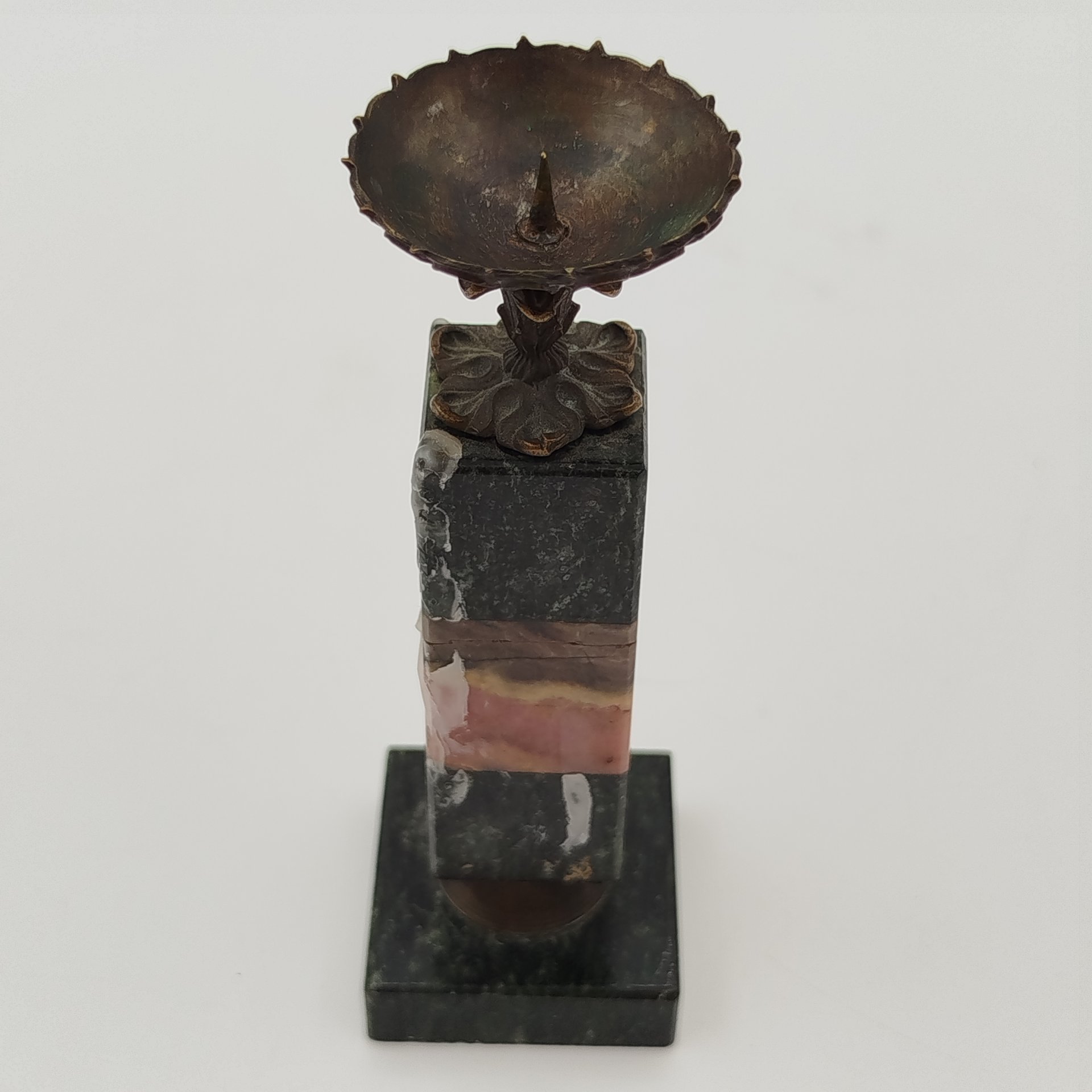 Подсвечник на одну свечу, натуральный камень (змеевик, родонит), металл, Россия, 1991-2010 гг.