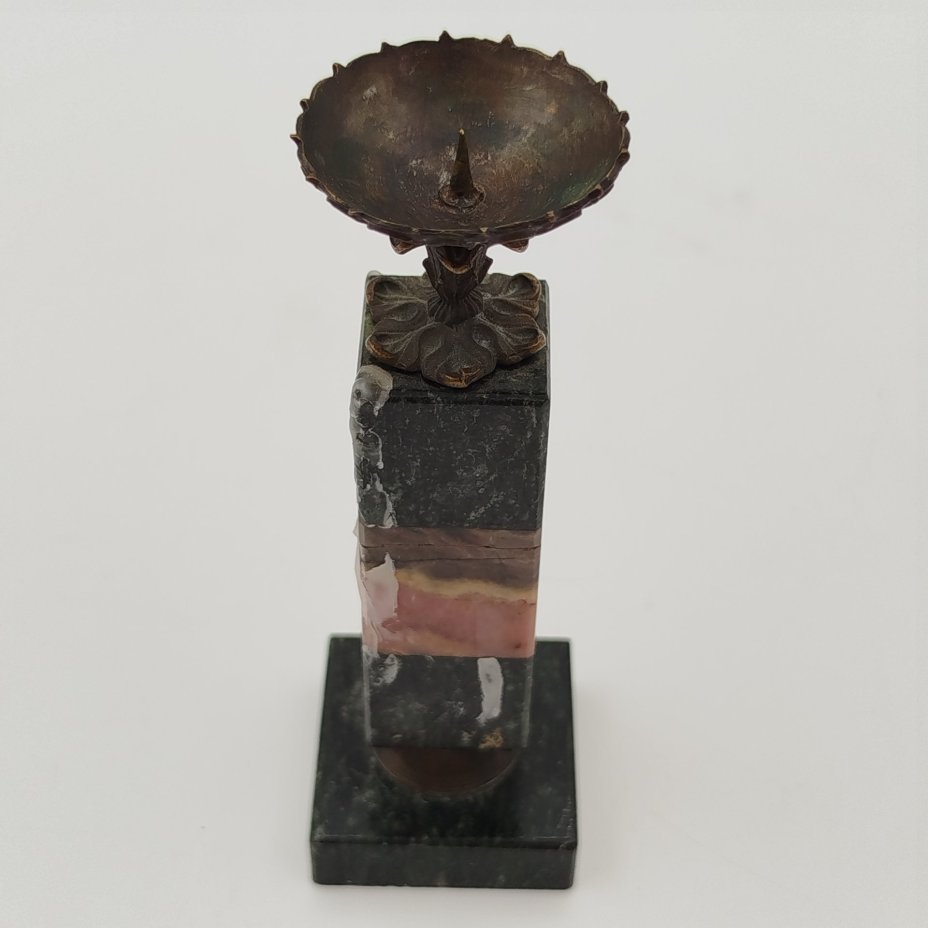 Подсвечник на одну свечу, натуральный камень (змеевик, родонит), металл