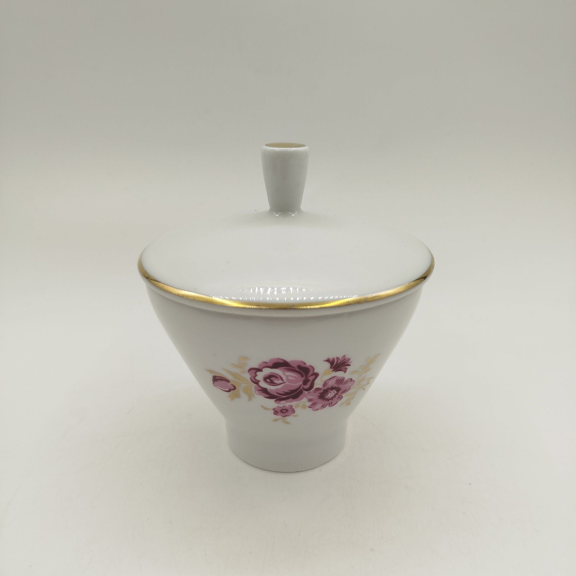 Сахарница с цветочным декором, фарфор, деколь, золочение, Freiberger Porzellan, ГДР, 1970-1990 гг.
