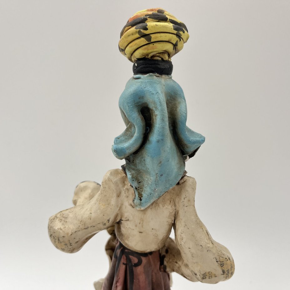Статуэтка "Сардинская крестьянка с корзинами", Stelio Mola Cagliari, Ceramiche d'Arte S. Mola, город Кальяри, Сардиния