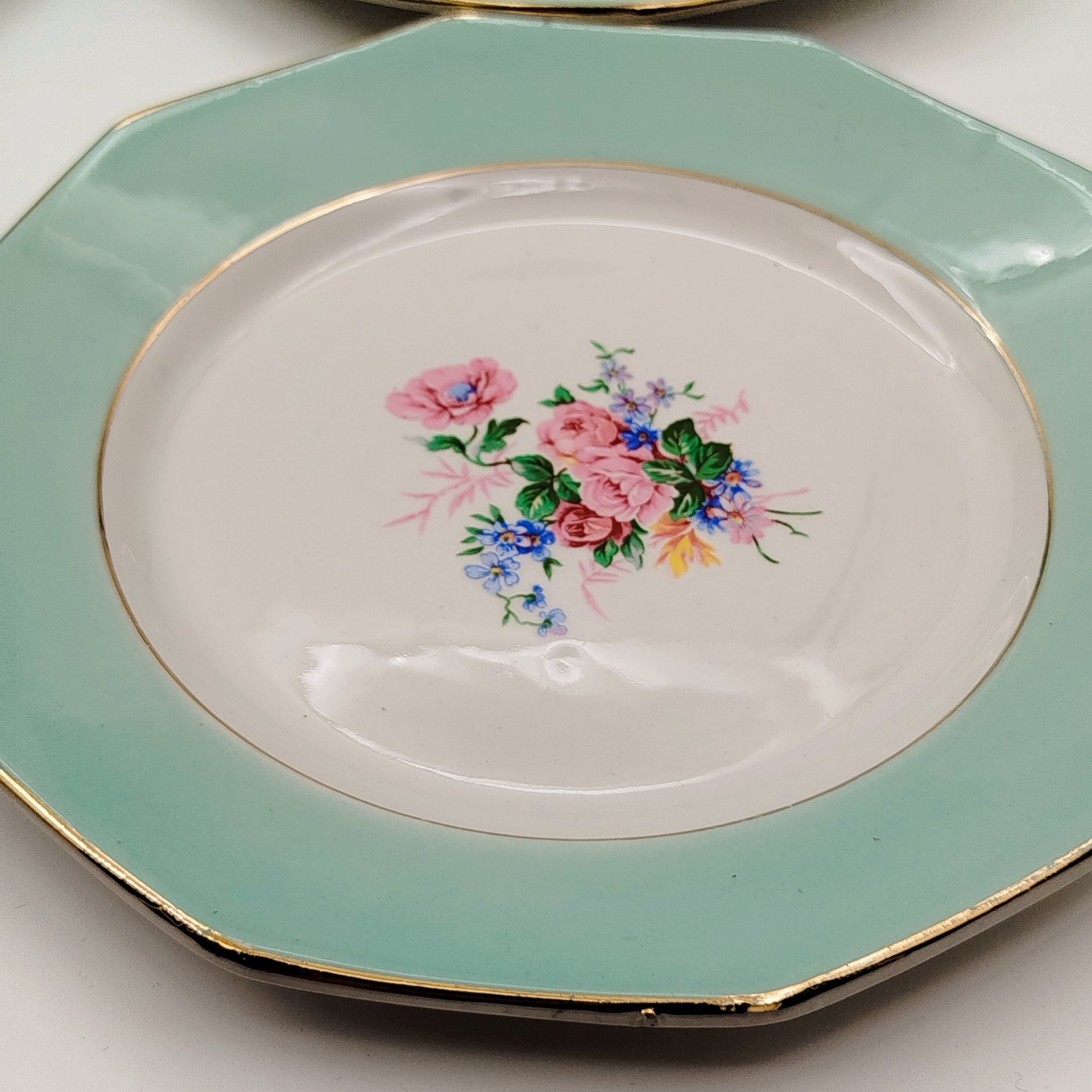 Набор десертных тарелок с цветочным декором на 6 персон, St.Amand, фаянс, деколь, крытье, золочение, Франция, 1970-1990 гг.