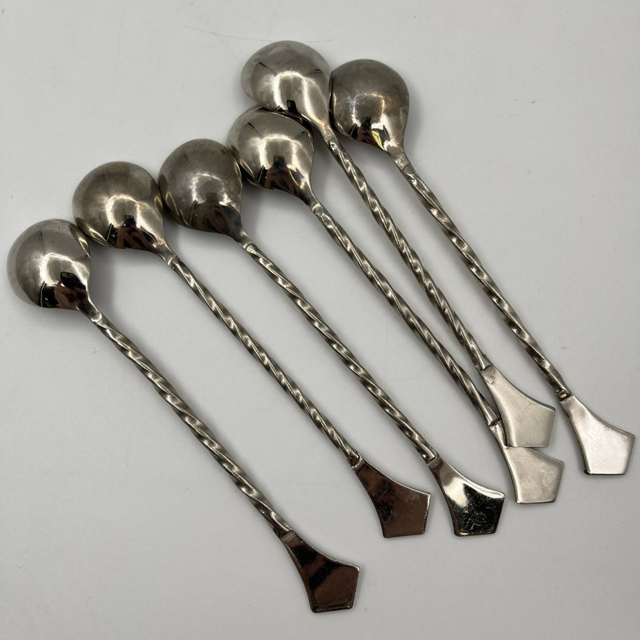 Набор из шести чайных ложек с витыми ручками и цветочным декором, в оригинальной коробке