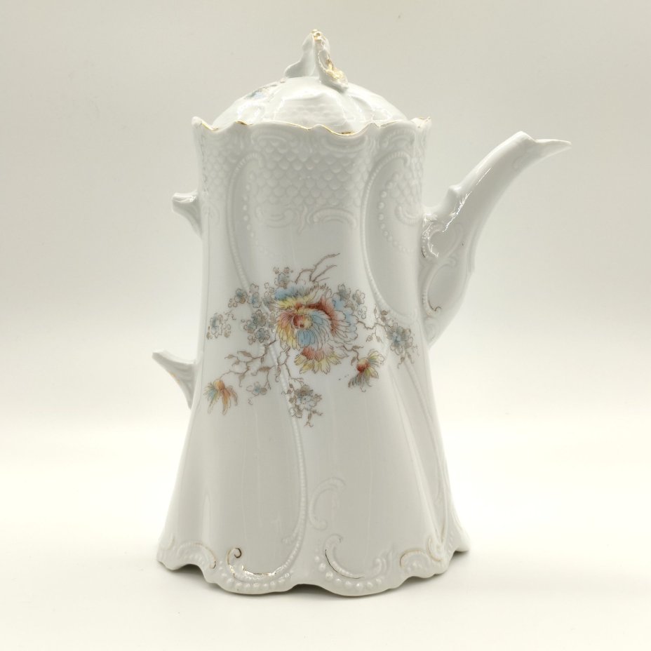 Чайник с цветочным рельефным декором (под реставрацию), фарфор, деколь с подрисовкой, золочение, Weimar Porzellan (Веймарский фарфор), Германия, 1905-1924 гг.