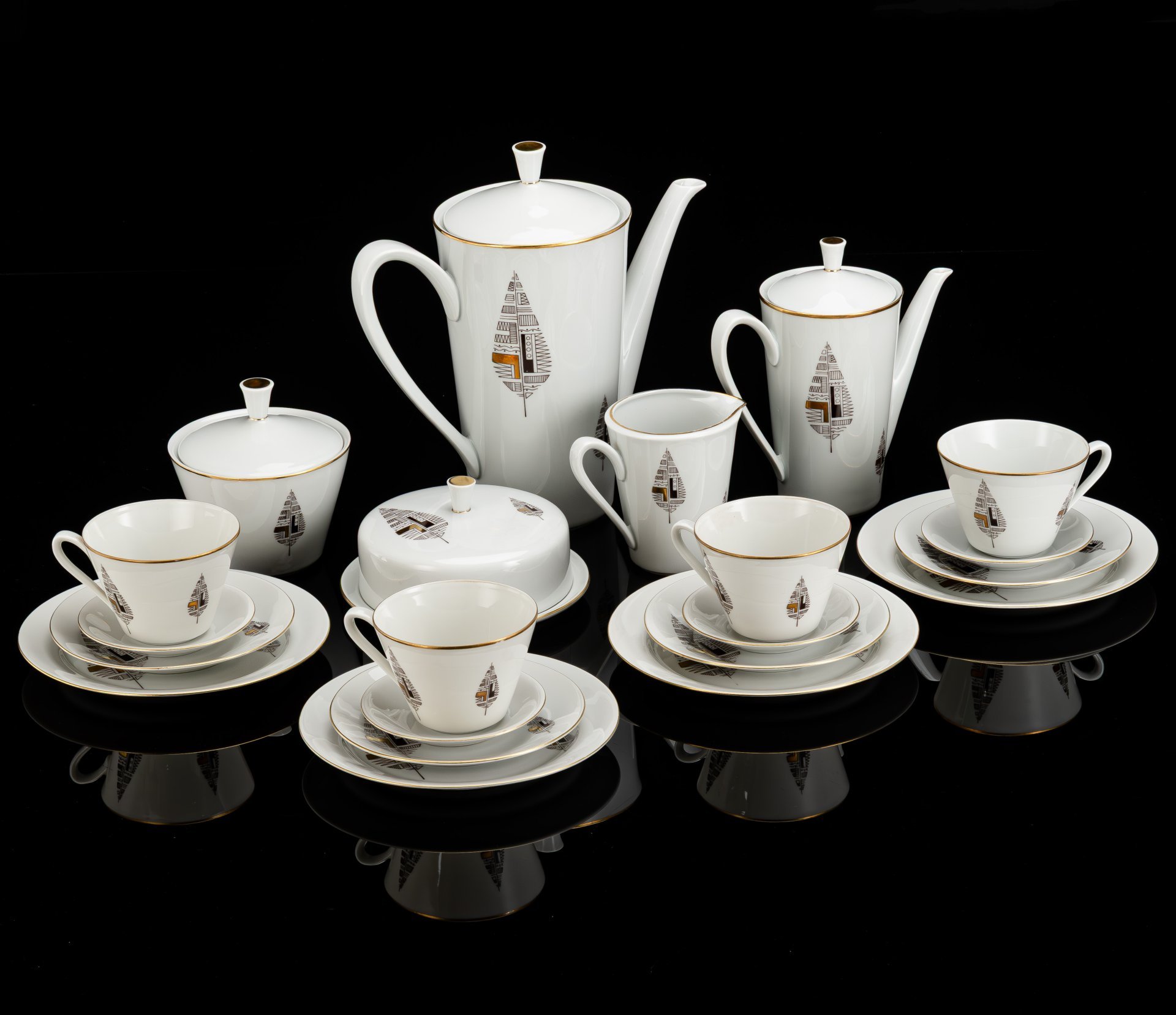 Сервиз чайный с декором в виде геометризированных листьев на 4 персоны (21 предмет)