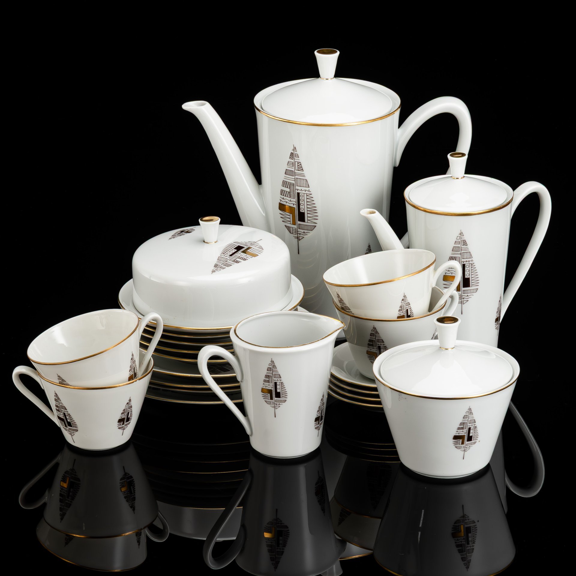 Сервиз чайный с декором в виде геометризированных листьев на 4 персоны (21 предмет)