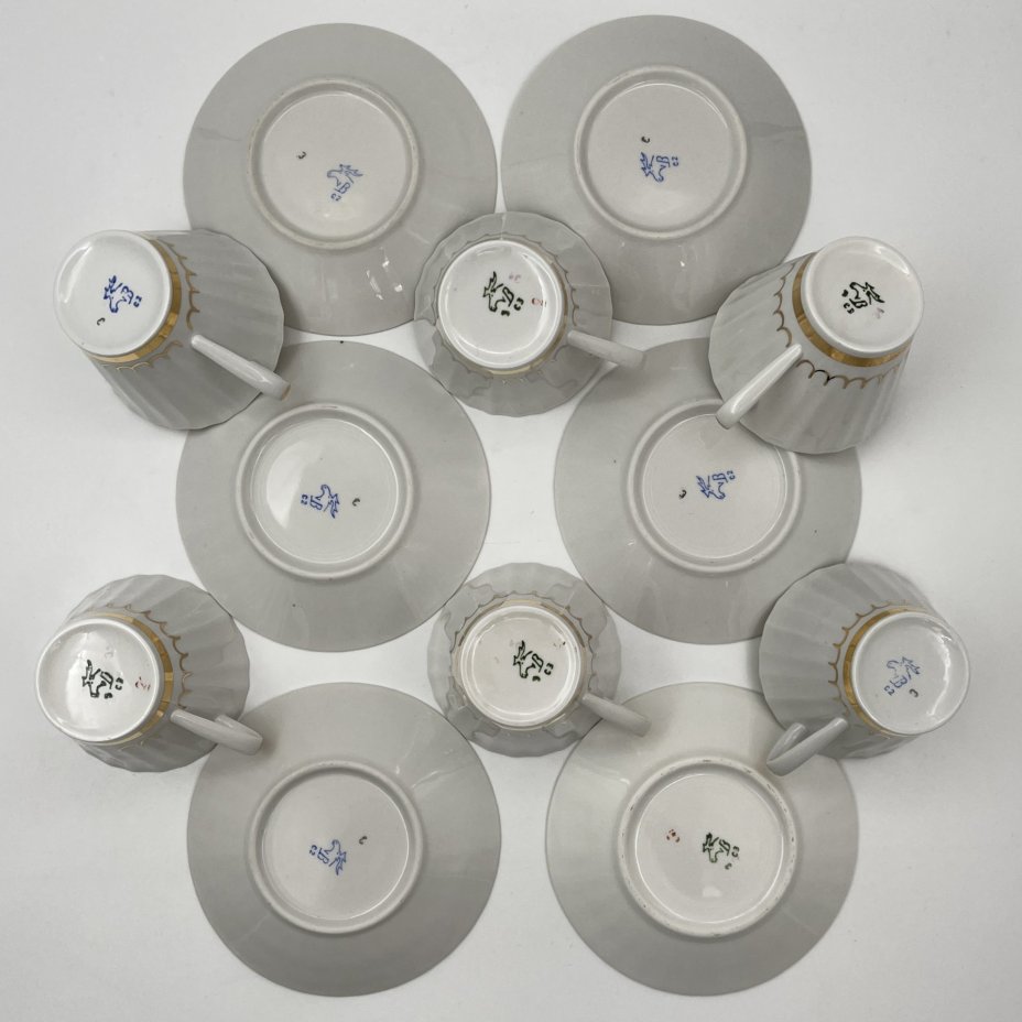 Сервиз чайный с золотистым узором на 6 персон (15 предметов), форма "Каннелюрный", автор формы Ольшевский В.Н.