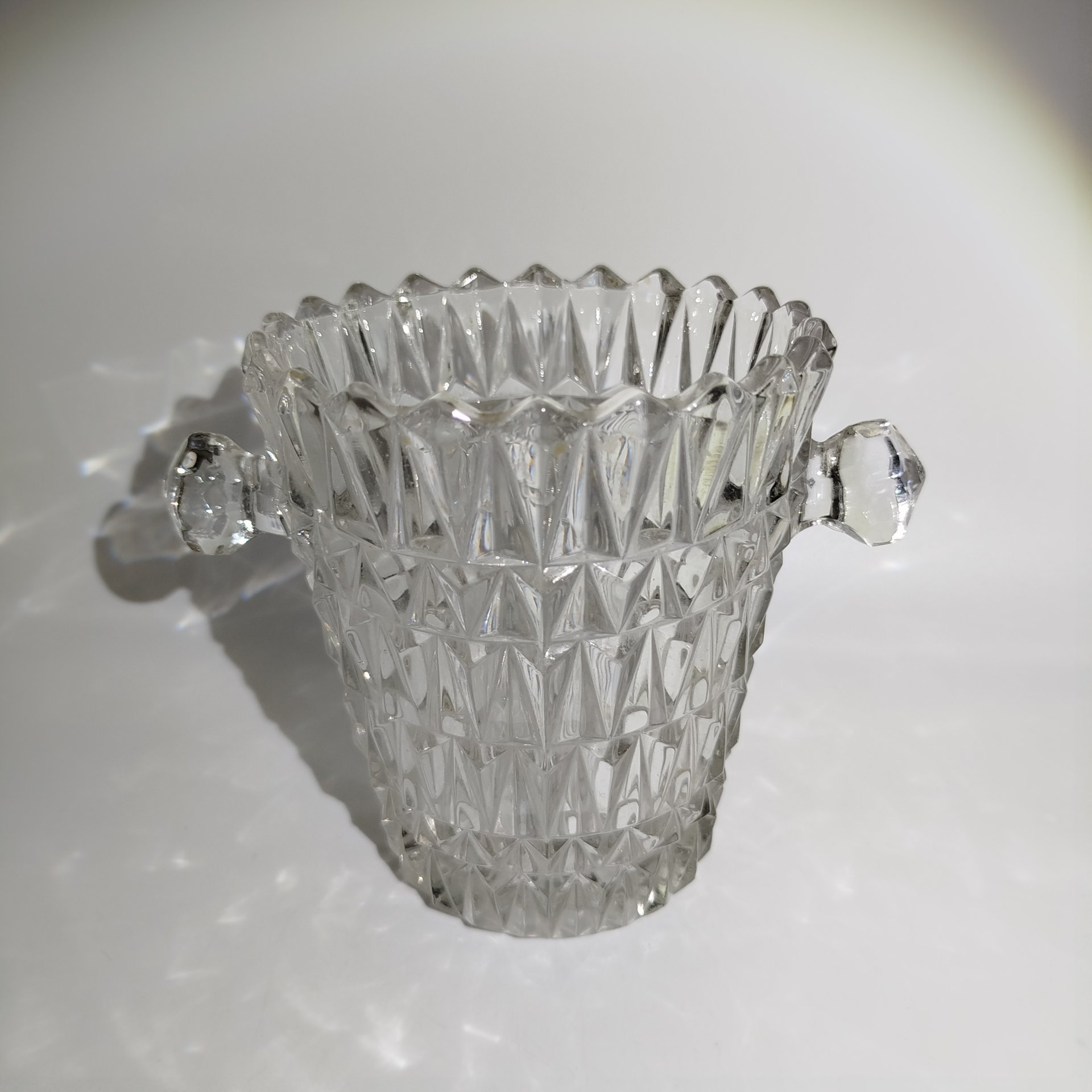 Ведерко для льда с рельефным туловом, стекло, пресс, СССР, 1980-1990 гг.