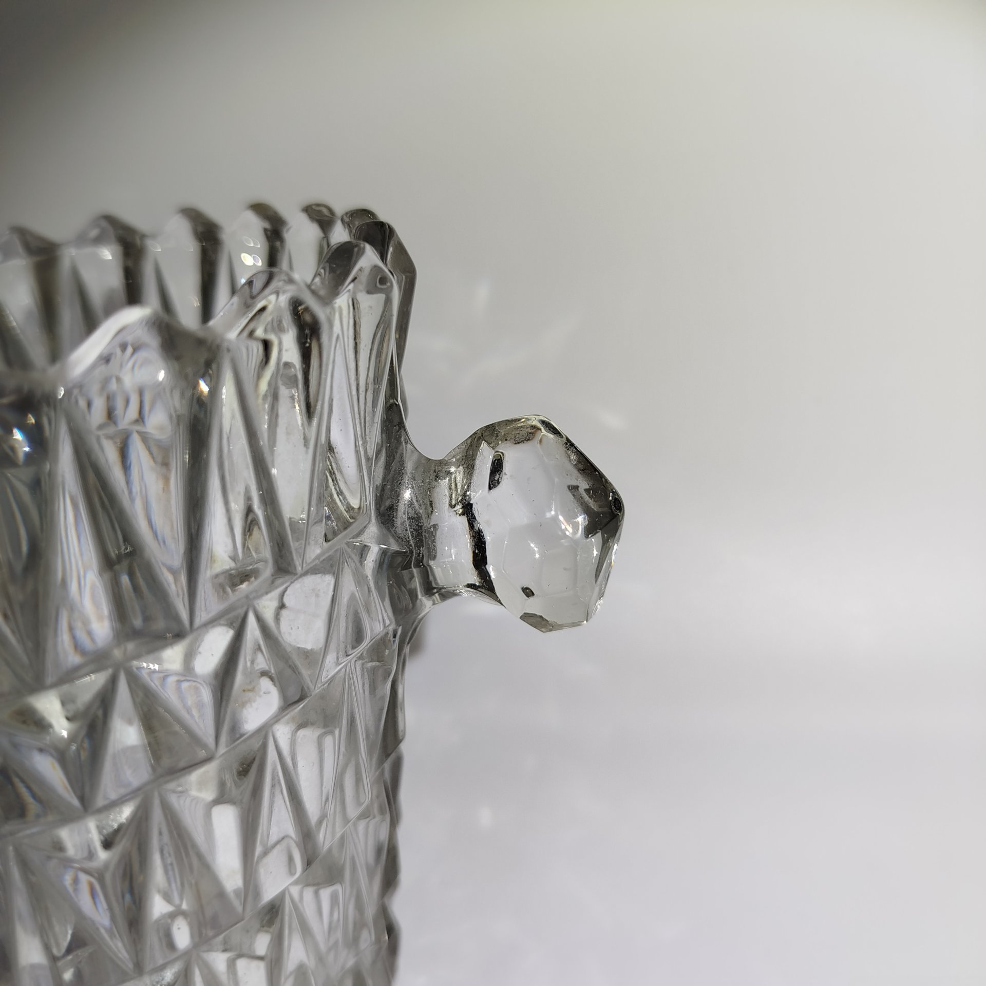 Ведерко для льда с рельефным туловом, стекло, пресс, СССР, 1980-1990 гг.