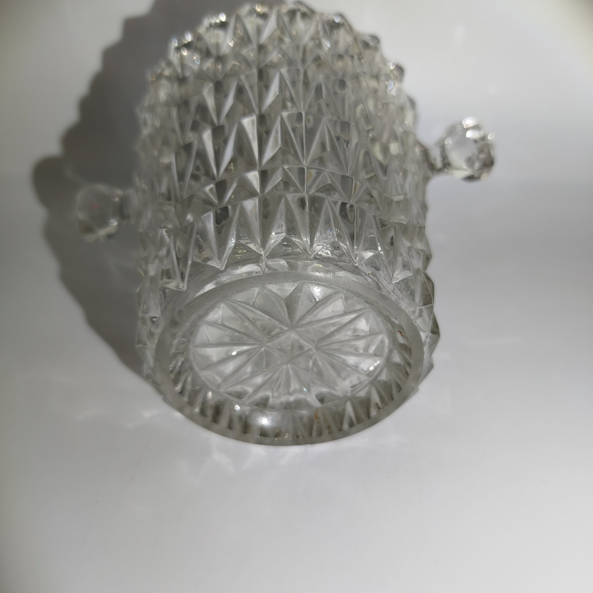 Ведерко для льда с рельефным туловом, стекло, пресс, СССР, 1980-1990 гг.