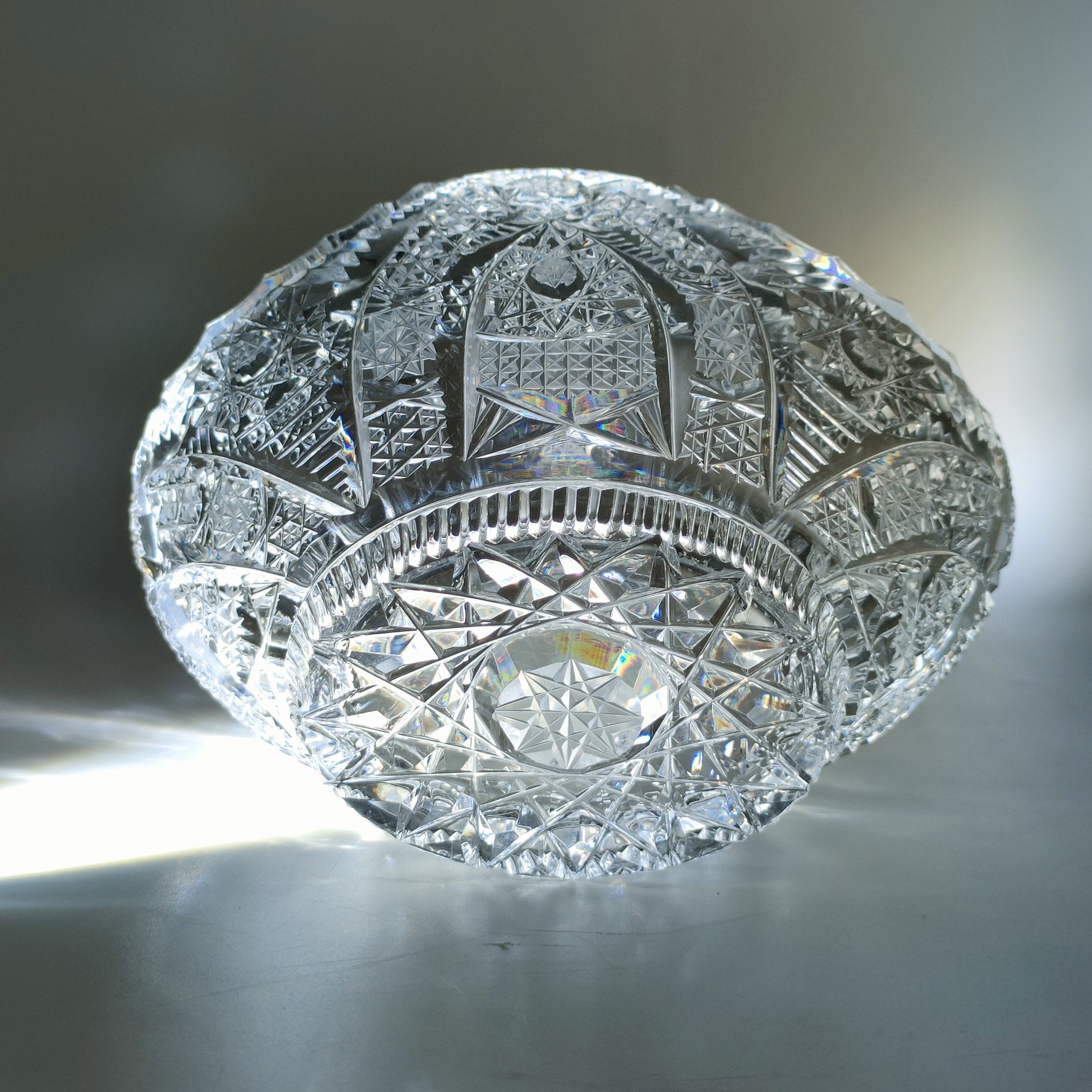 Вазочка в форме корзины, украшенная резным декором, хрусталь, алмазная грань, Европа, 1990-2015 гг.