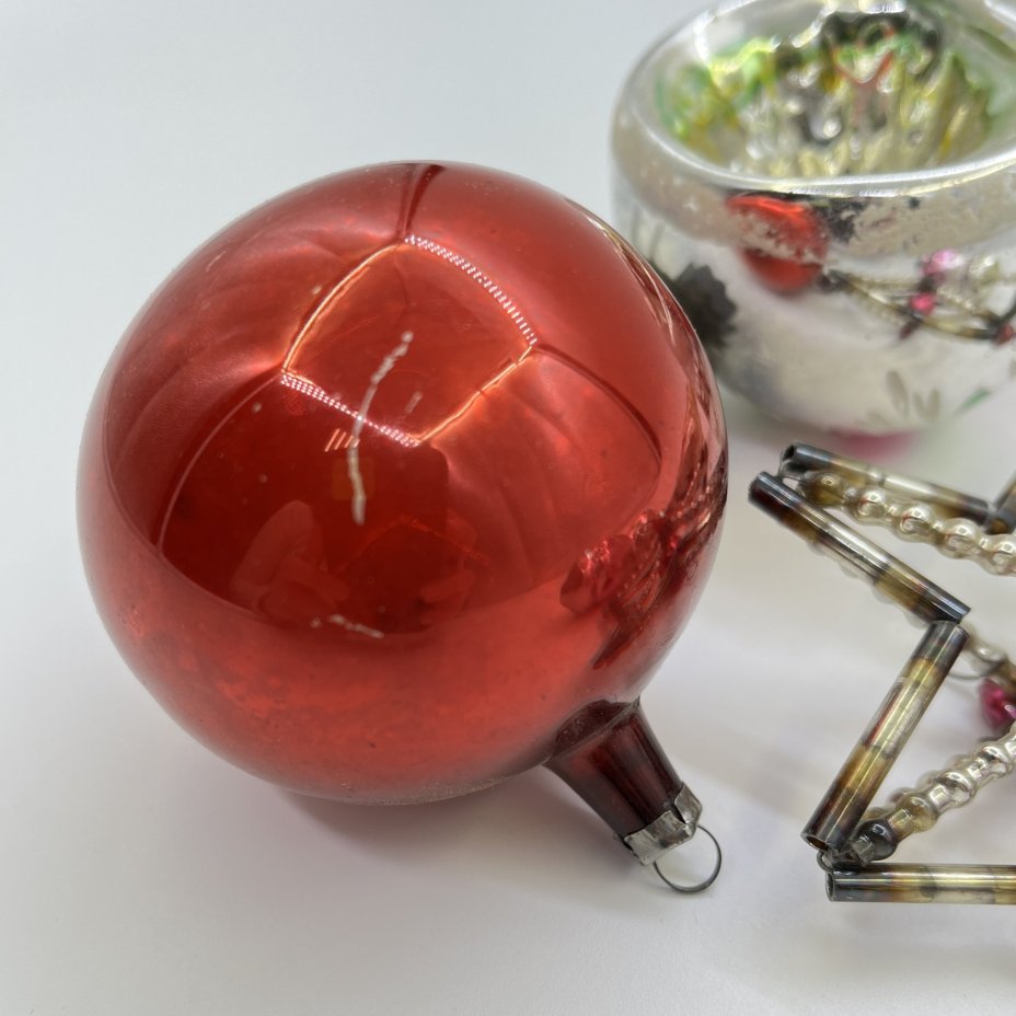 Набор из 5-ти винтажных ёлочных игрушек различных форм и расцветок