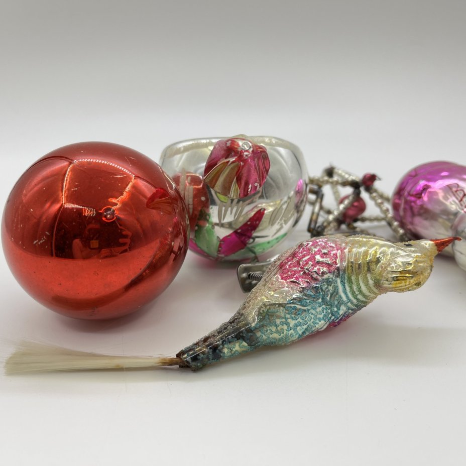 Набор из 5-ти винтажных ёлочных игрушек различных форм и расцветок