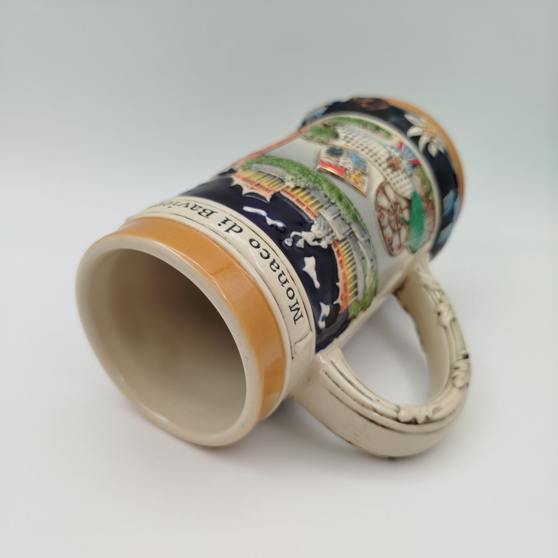 Кружка пивная  с рельефным декором "Мюнхен"