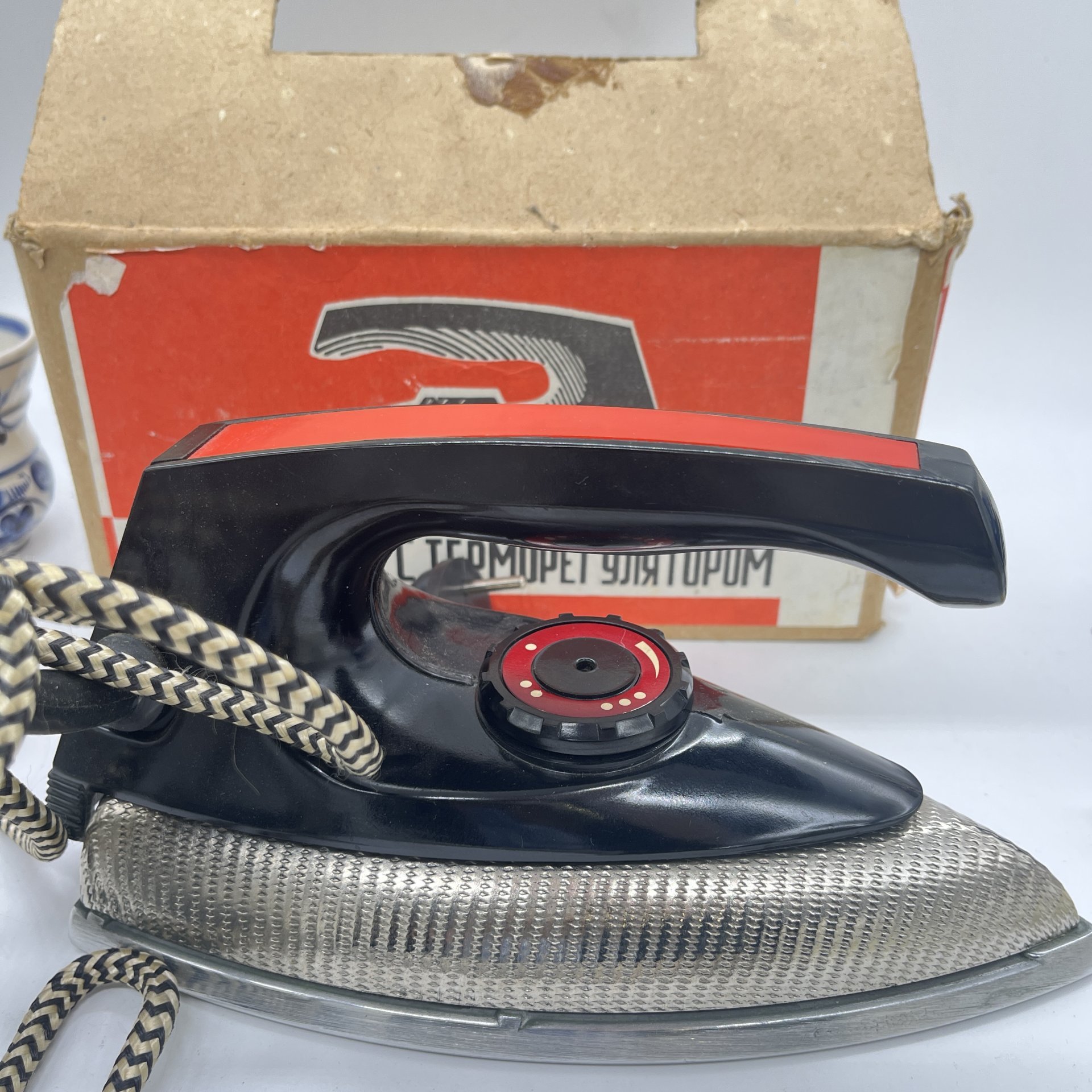 Утюг электрический УТ-1000-1,2 220, металл, пластик, СССР, 1989 г.