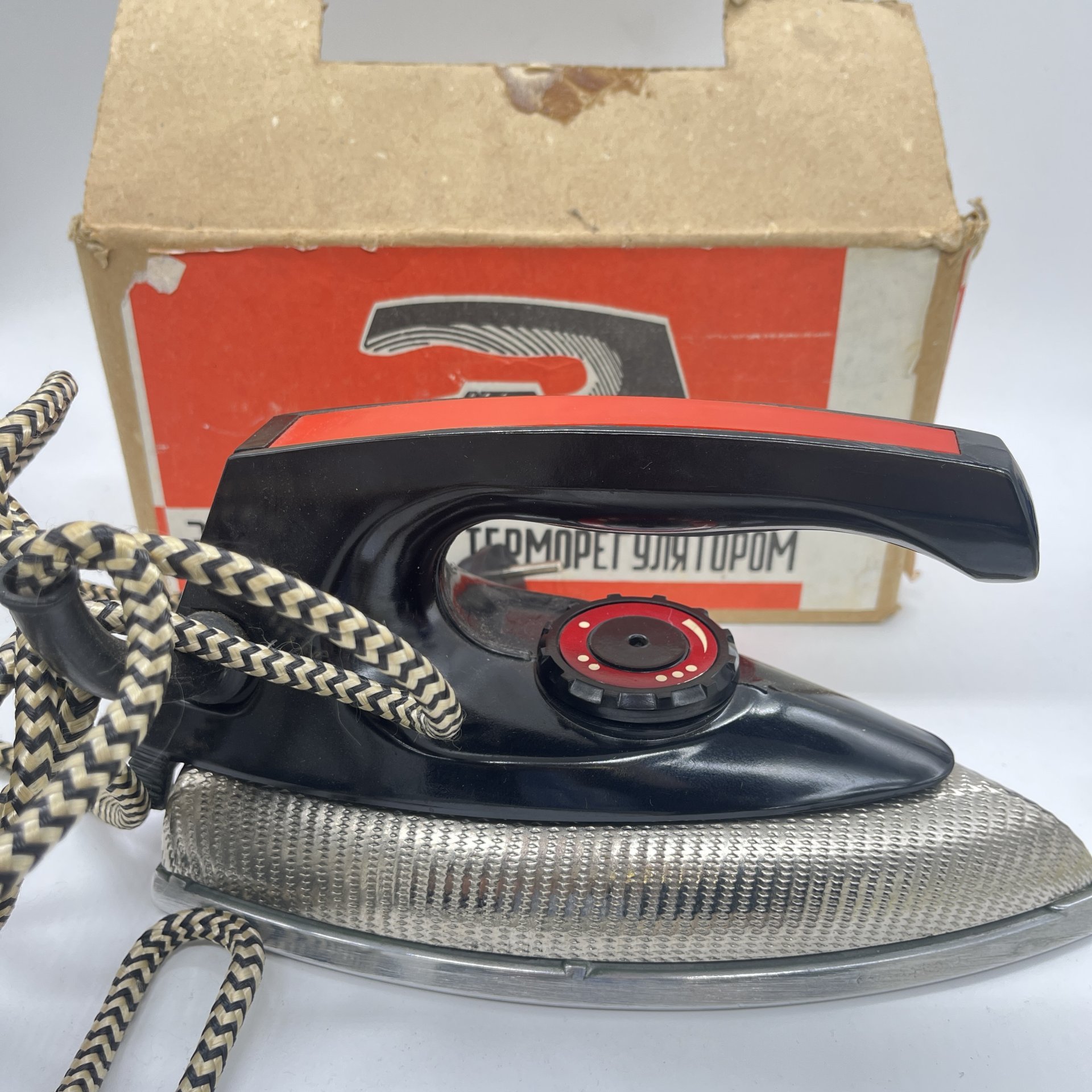 Утюг электрический УТ-1000-1,2 220, металл, пластик, СССР, 1989 г.