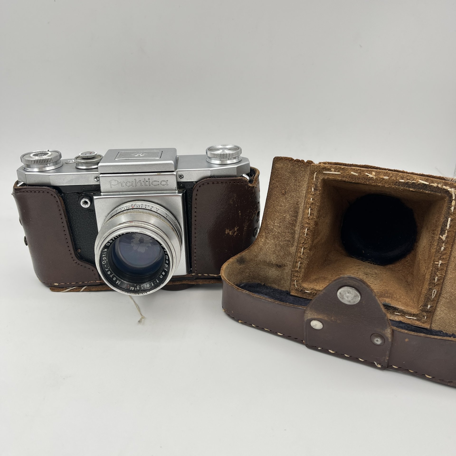 Фотоаппарат "Praktica" в оригинальном кофре, металл, пластик, кожа, ГДР, 1947-1956 гг.