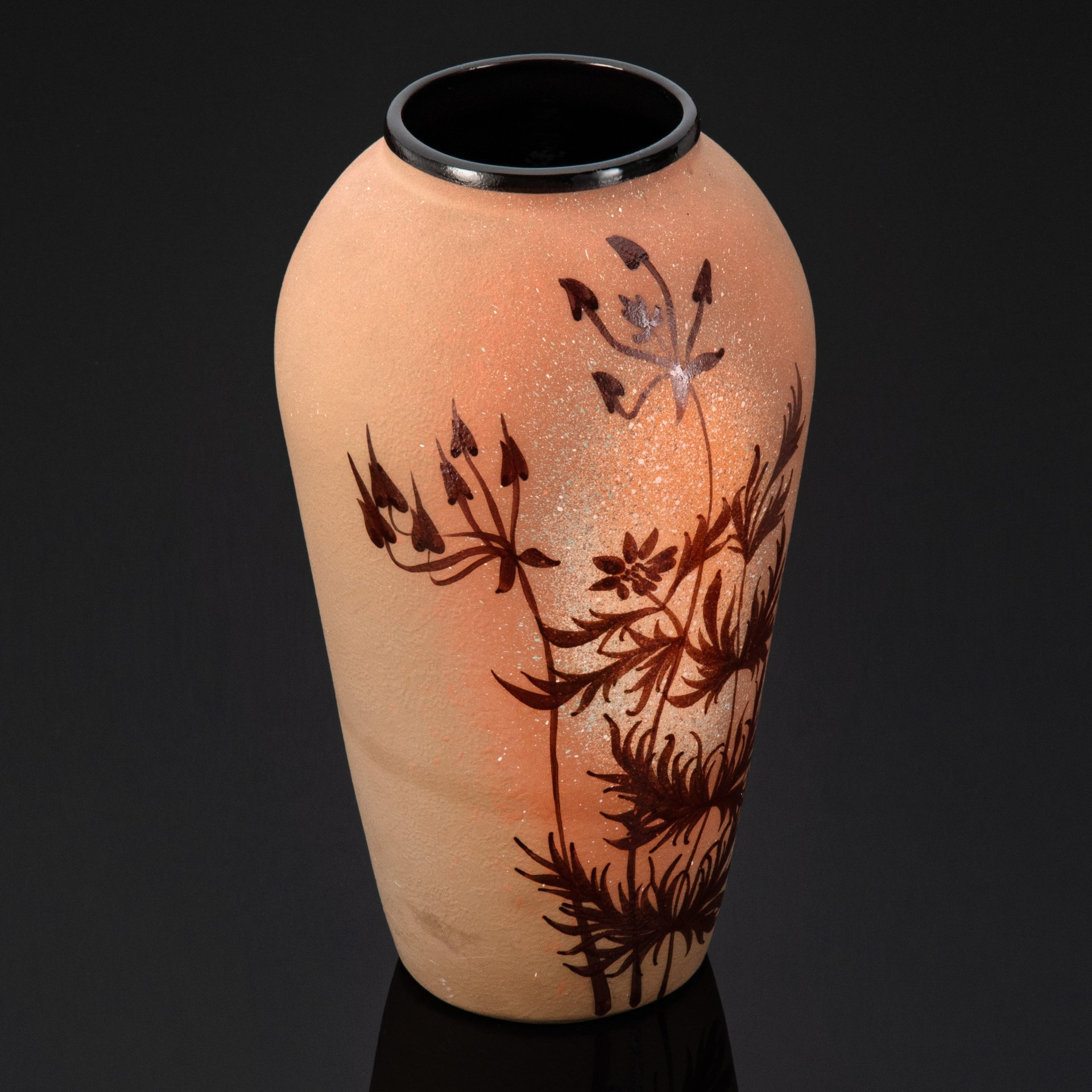 Ваза с растительным декором на тулове, завод "Псковский гончар", керамика, роспись, Россия, 1980-2000 гг.