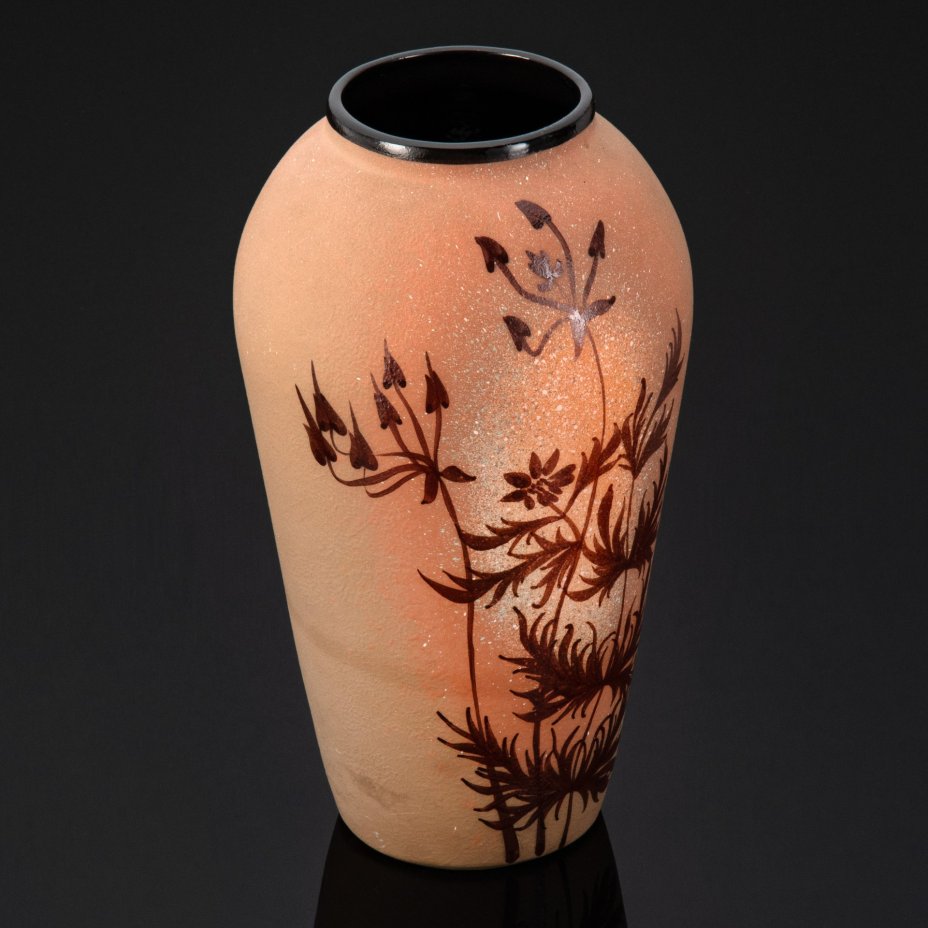 Ваза с растительным декором на тулове, завод "Псковский гончар"