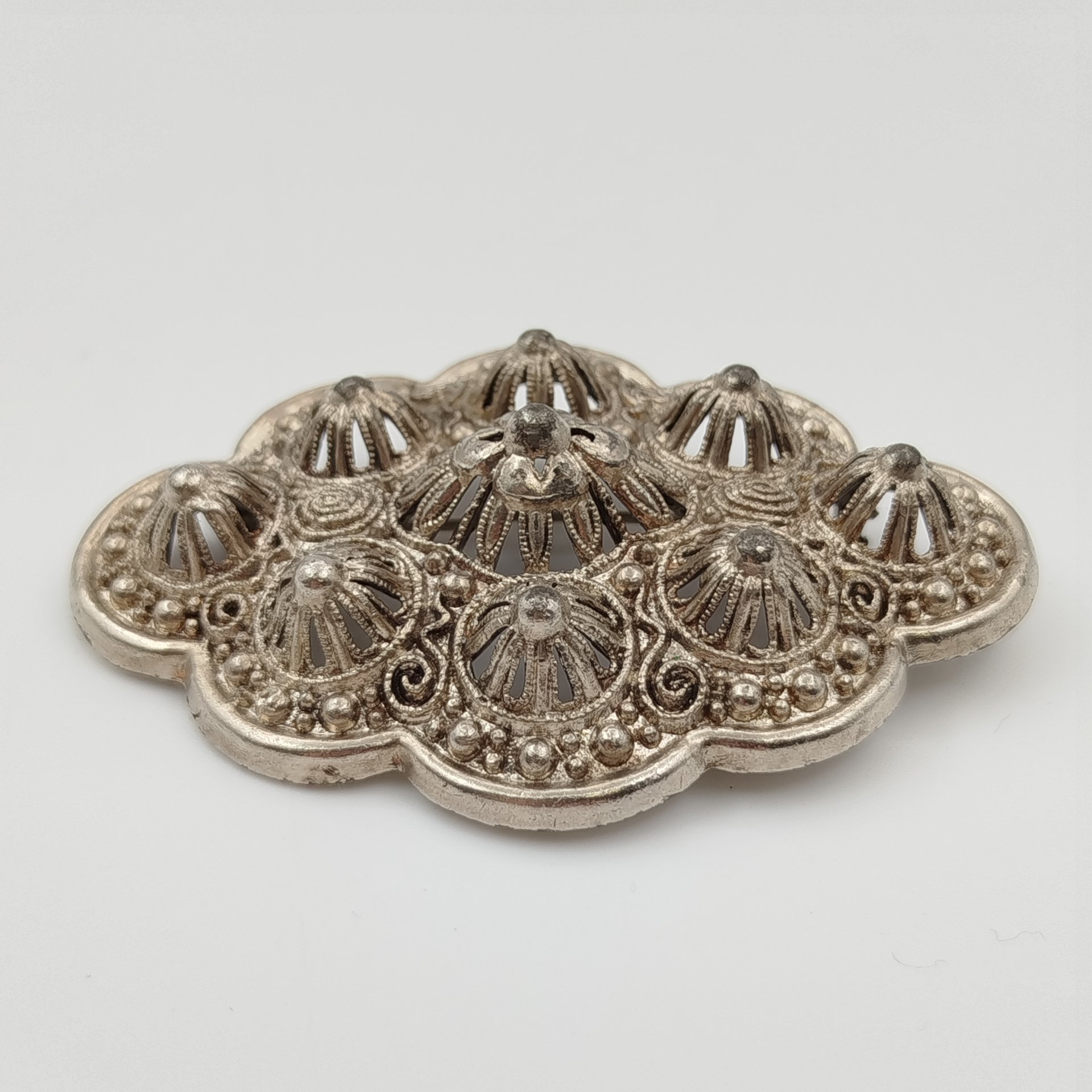 Брошь в этническом стиле