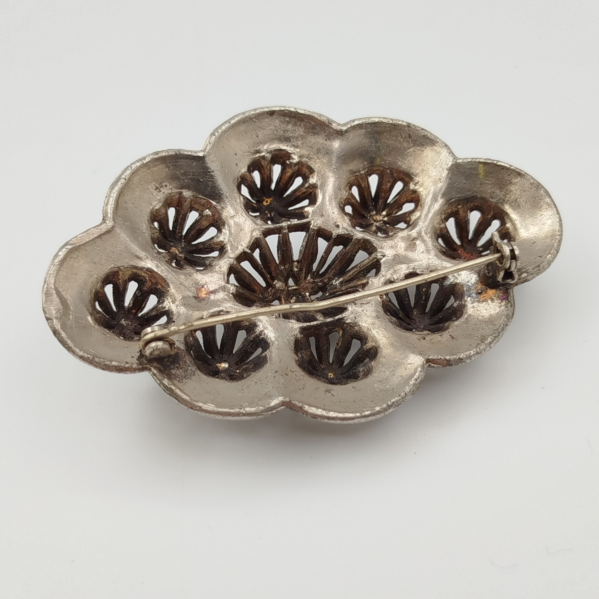 Брошь в этническом стиле