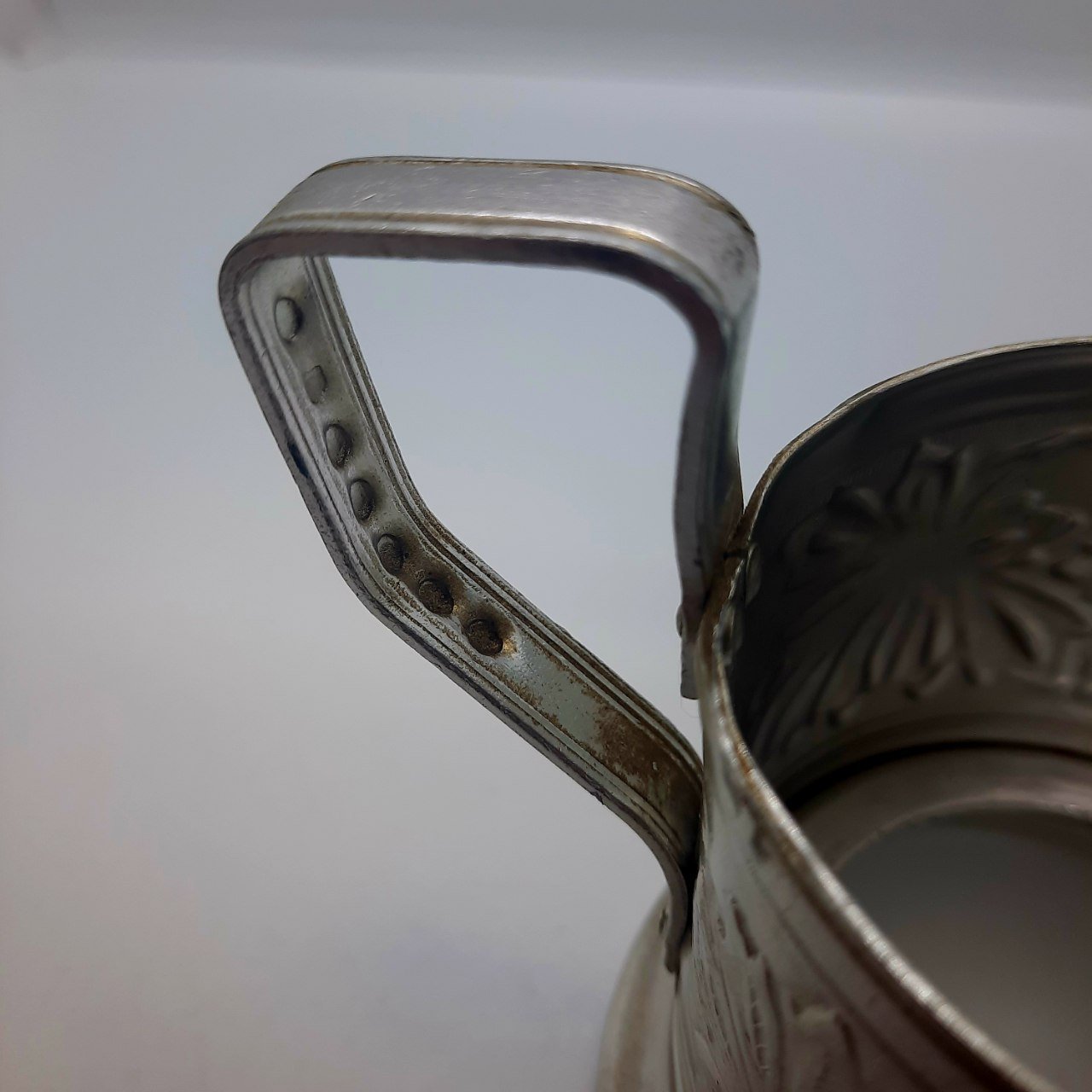 Подстаканник с растительным декором