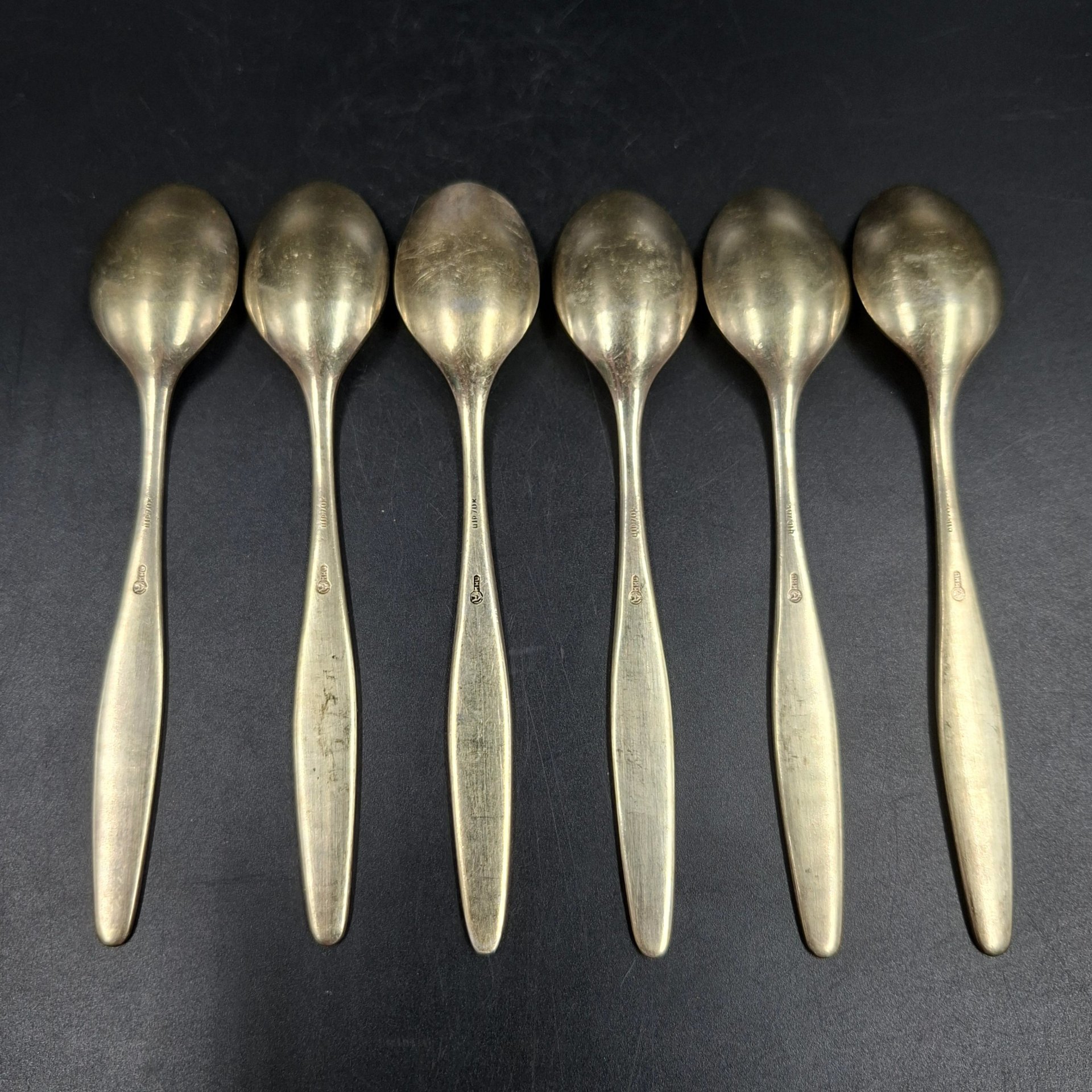 Набор из шести чайных ложек с орнаментальным декором, мНЦ (медь-никель-цинк), золочение, Кольчугинский завод цветных металлов, СССР, 1960-1990 гг.