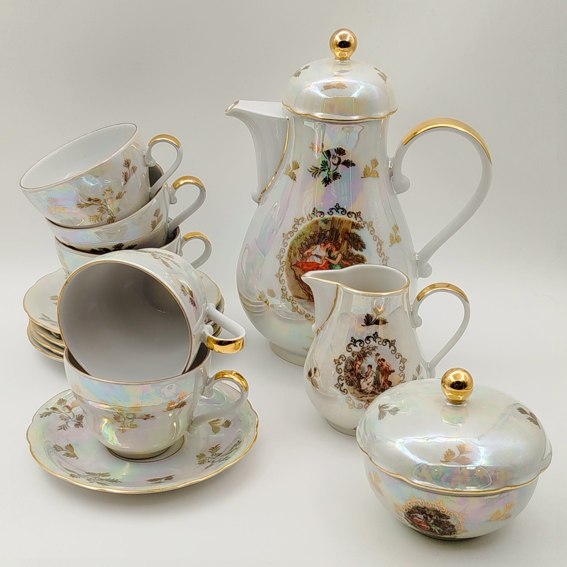 Сервиз чайный "Мадонна" на 5 персон (13 предметов), фарфор, деколь, люстр, золочение, Kahla, ГДР, 1967-1987 гг.